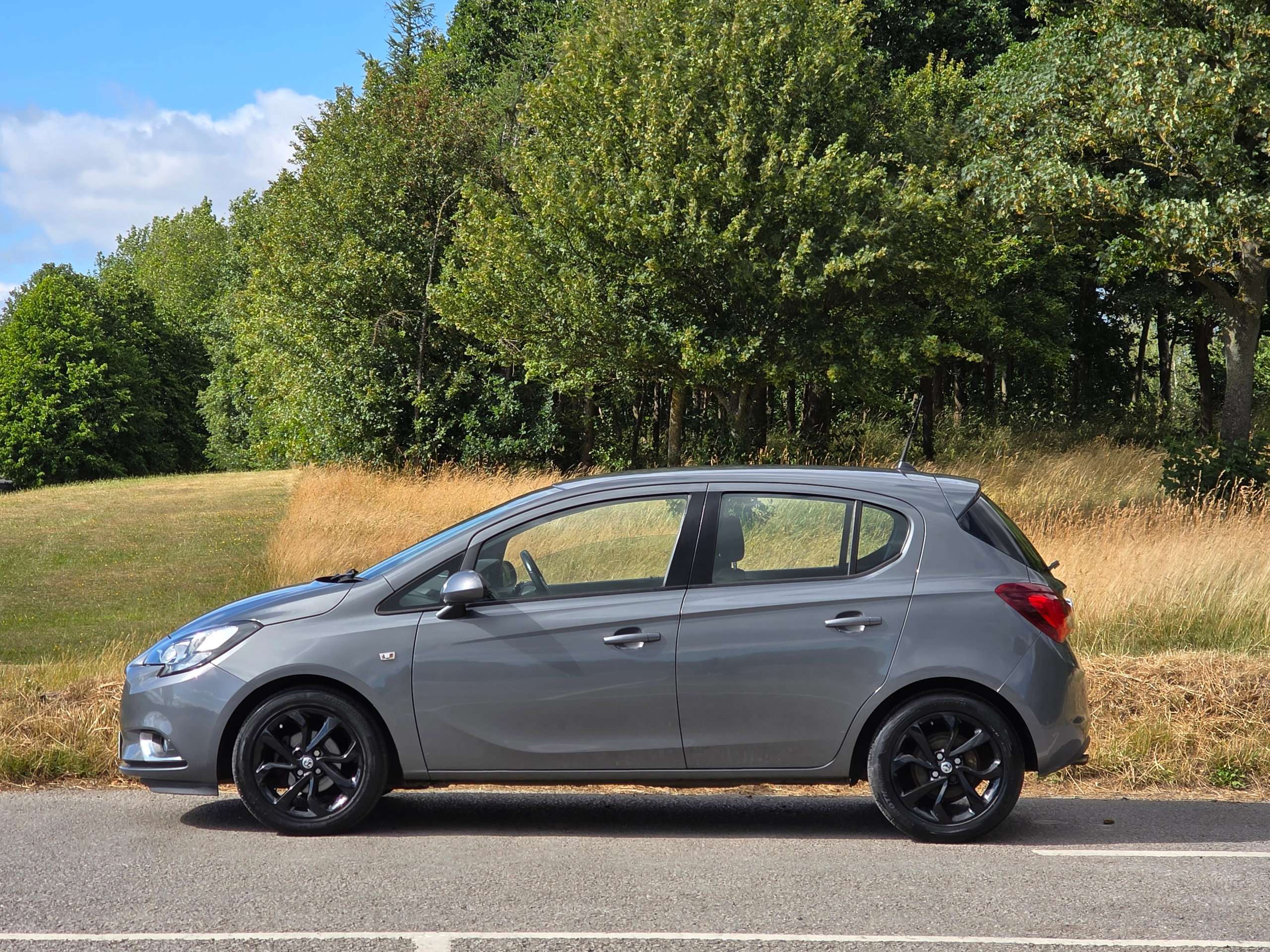 A 2015 VAUXHALL CORSA 1.4i ecoFLEX SRi Hatchback 5dr Petrol Manual Euro 6 (90 ps) A 2015 VAUXHALL CORSA 1.4i ecoFLEX SRi Hatchback 5dr Petrol Manual Euro 6 (90 ps)