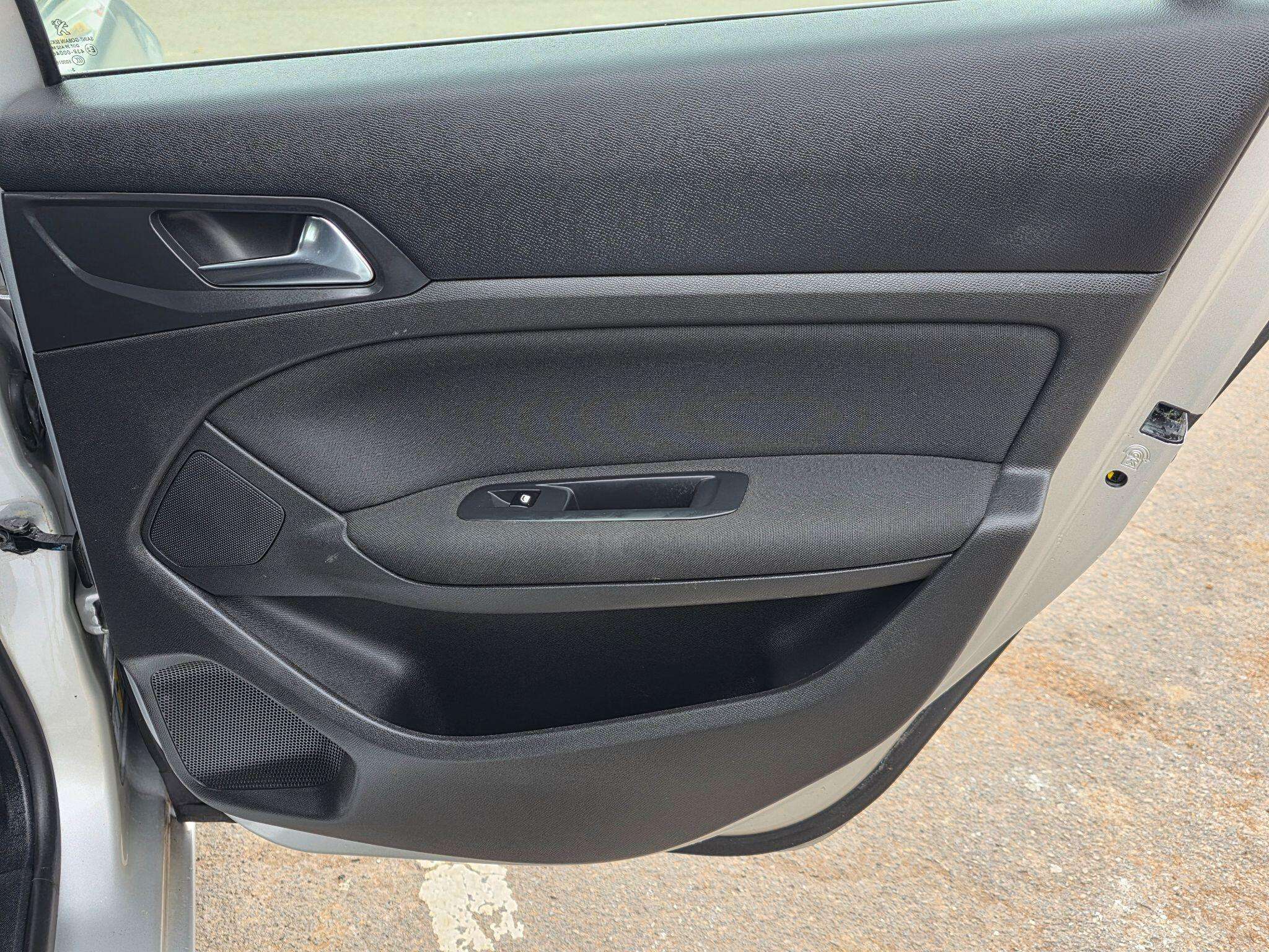 2014 PEUGEOT 308 2014 PEUGEOT 308