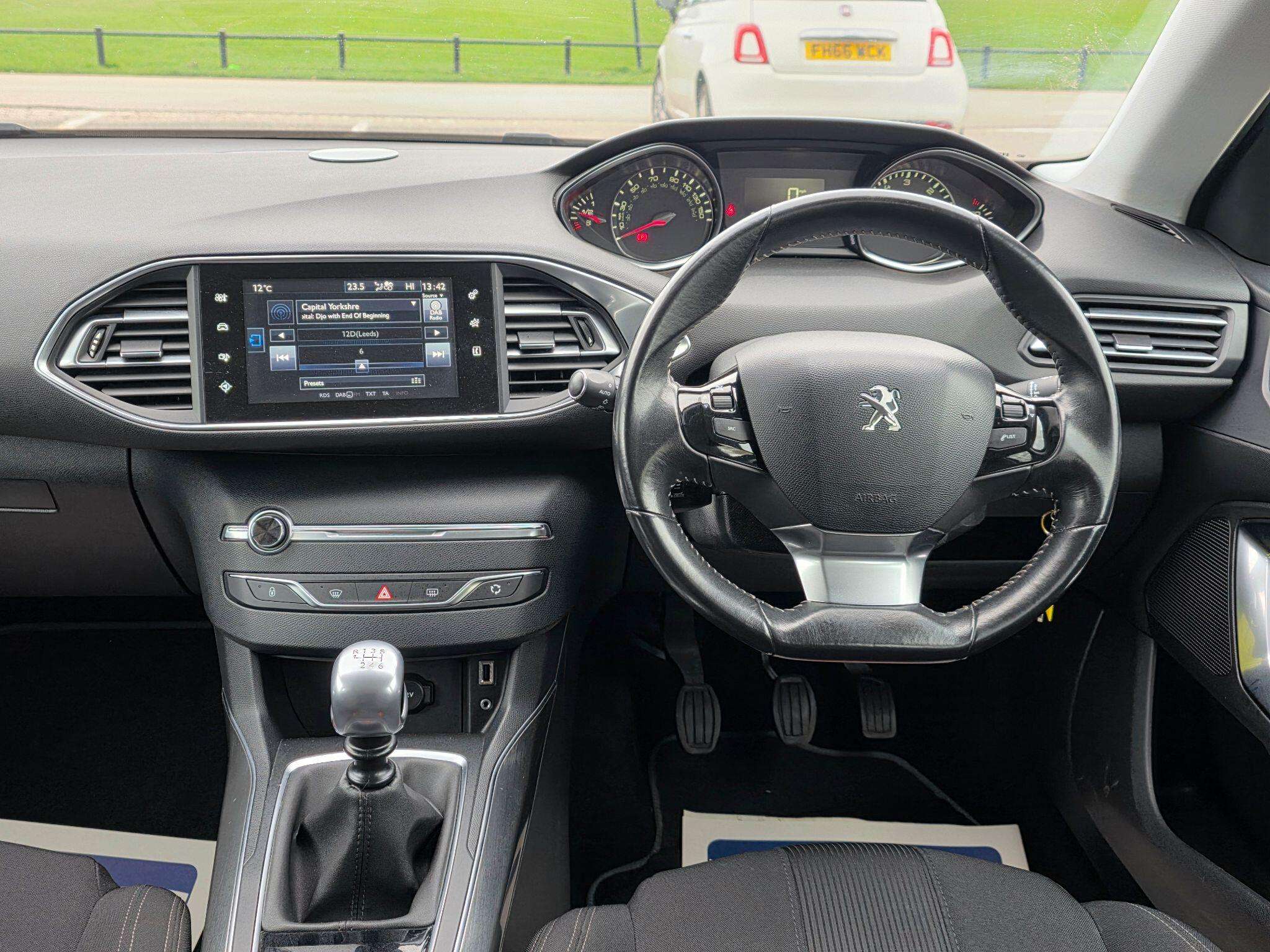 2014 PEUGEOT 308 2014 PEUGEOT 308