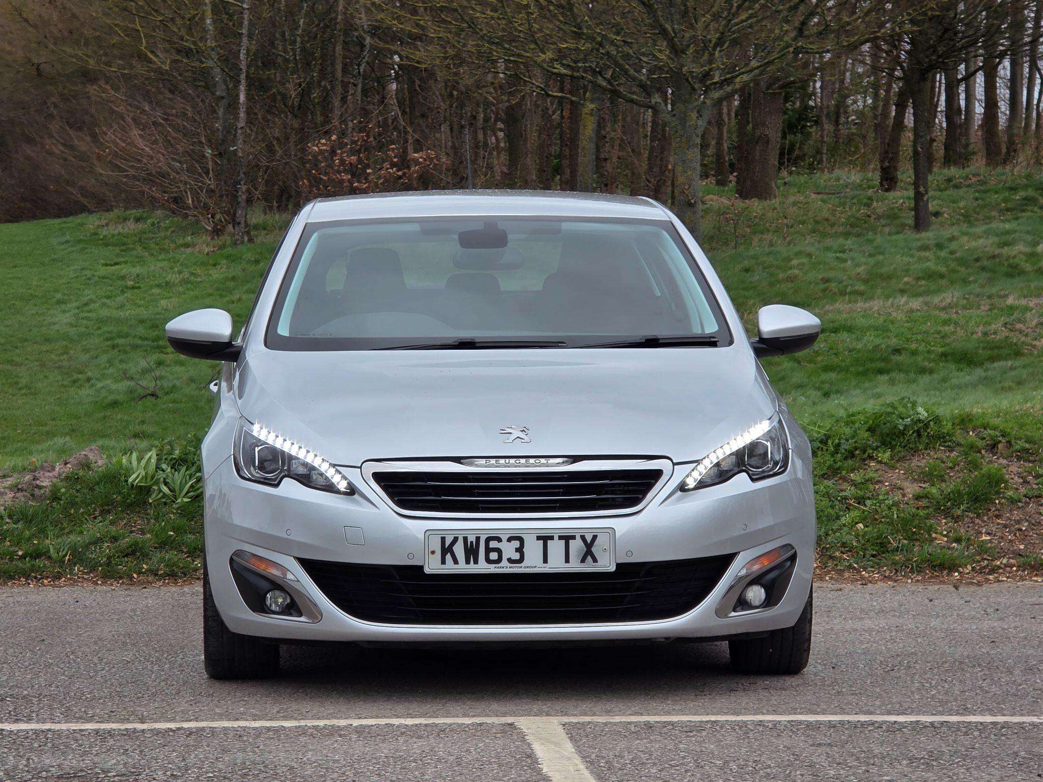A 2014 PEUGEOT 308 1.6 e-HDi Allure Euro 5 (s/s) 5dr A 2014 PEUGEOT 308 1.6 e-HDi Allure Euro 5 (s/s) 5dr