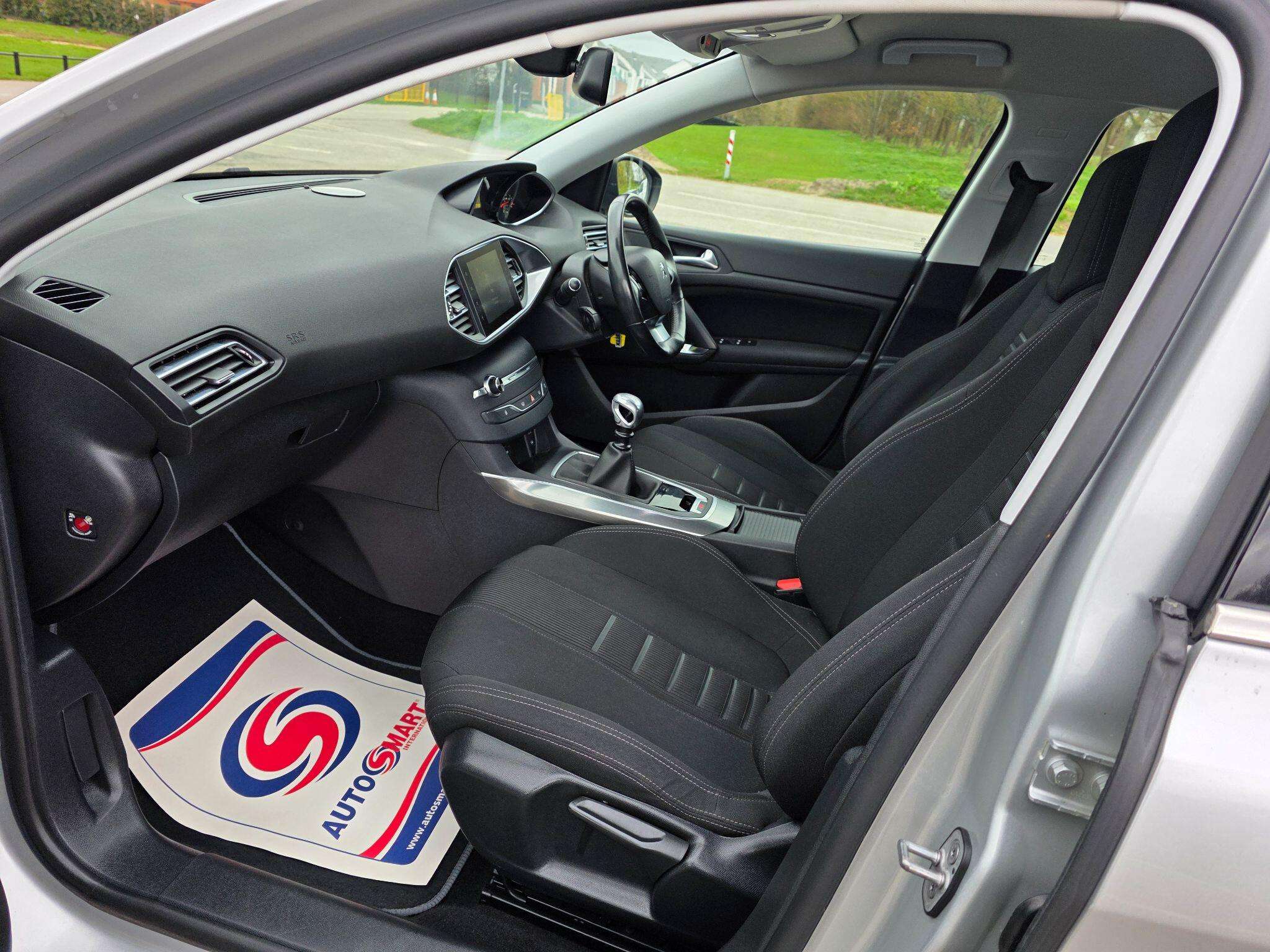 2014 PEUGEOT 308 2014 PEUGEOT 308