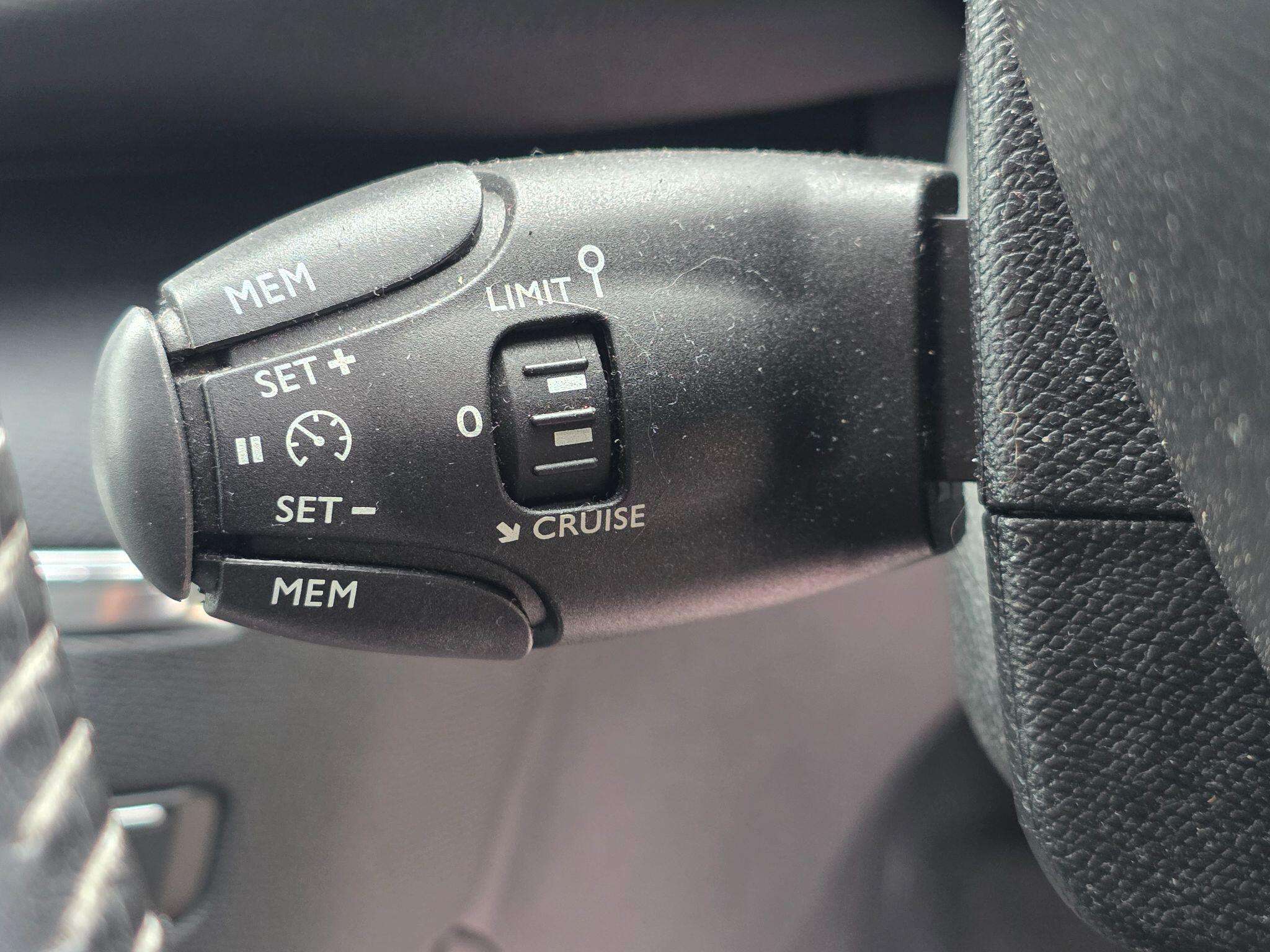 2014 PEUGEOT 308 2014 PEUGEOT 308