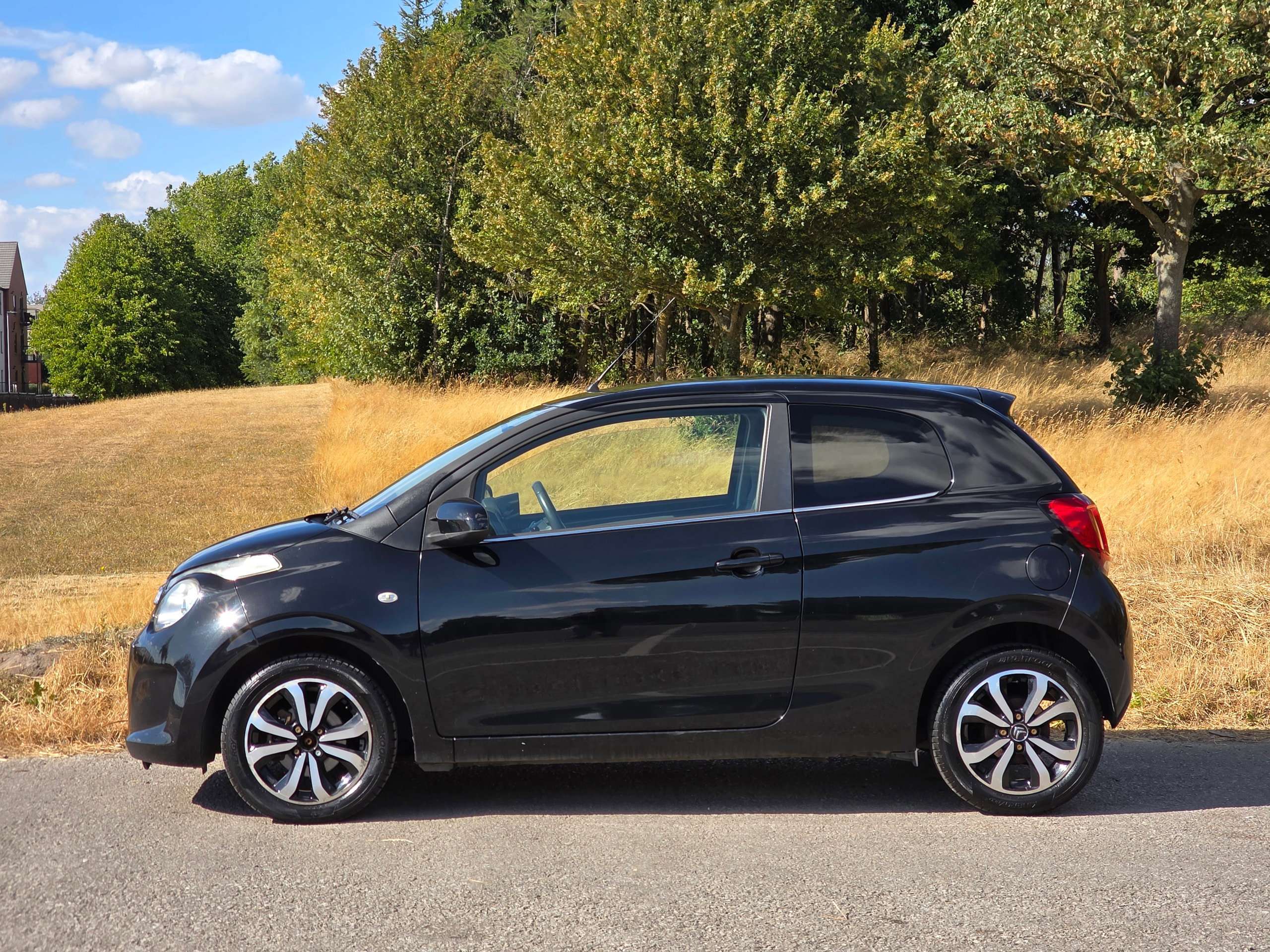 A 2014 CITROEN C1 1.0 VTi Flair Hatchback 3dr Petrol Manual Euro 5 (68 ps) A 2014 CITROEN C1 1.0 VTi Flair Hatchback 3dr Petrol Manual Euro 5 (68 ps)