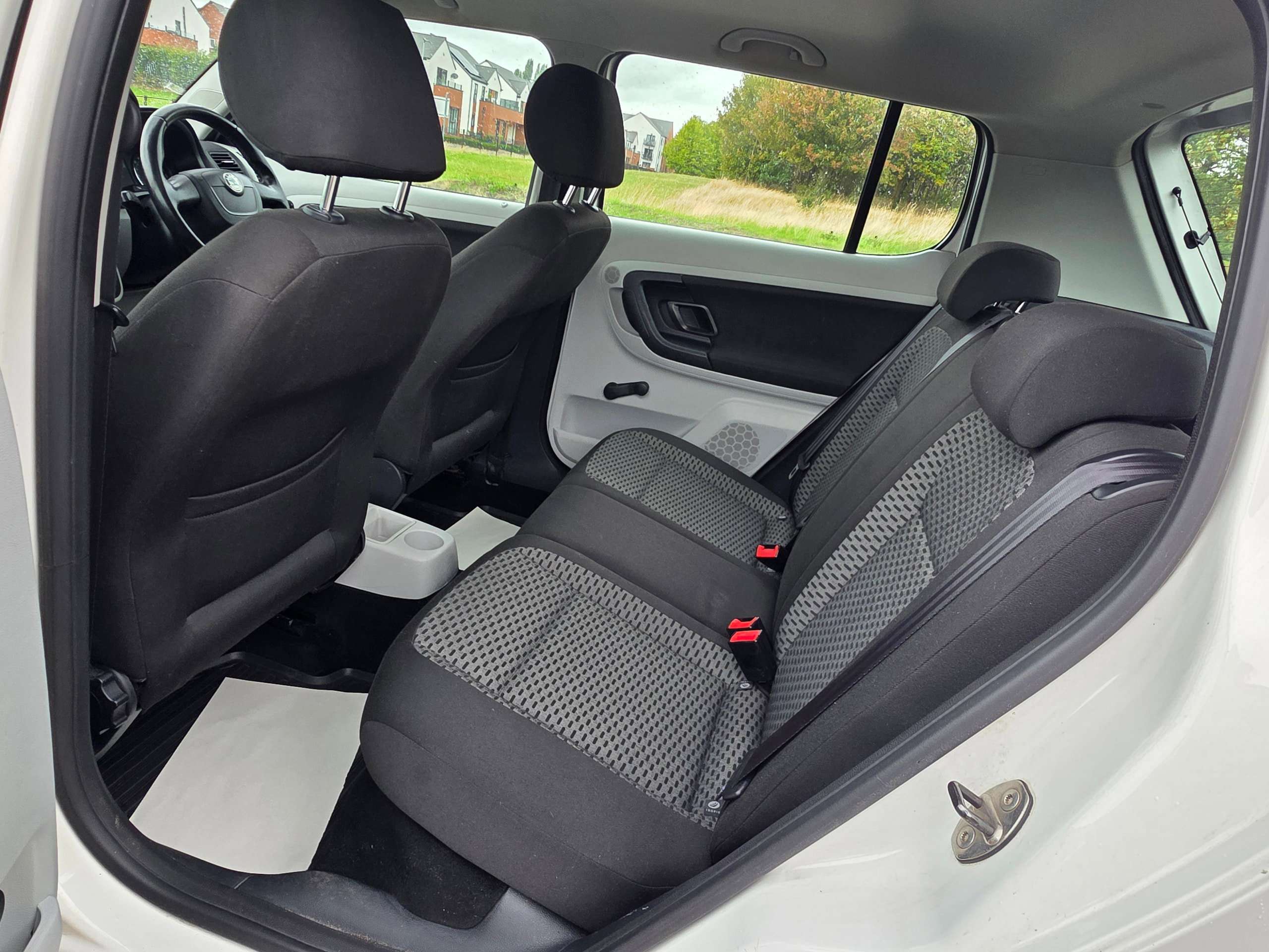 2010 SKODA FABIA 2010 SKODA FABIA