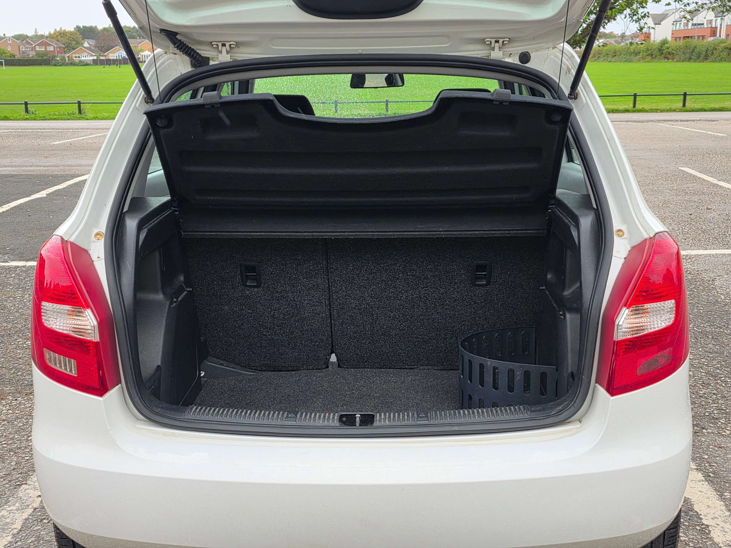 2010 SKODA FABIA 2010 SKODA FABIA