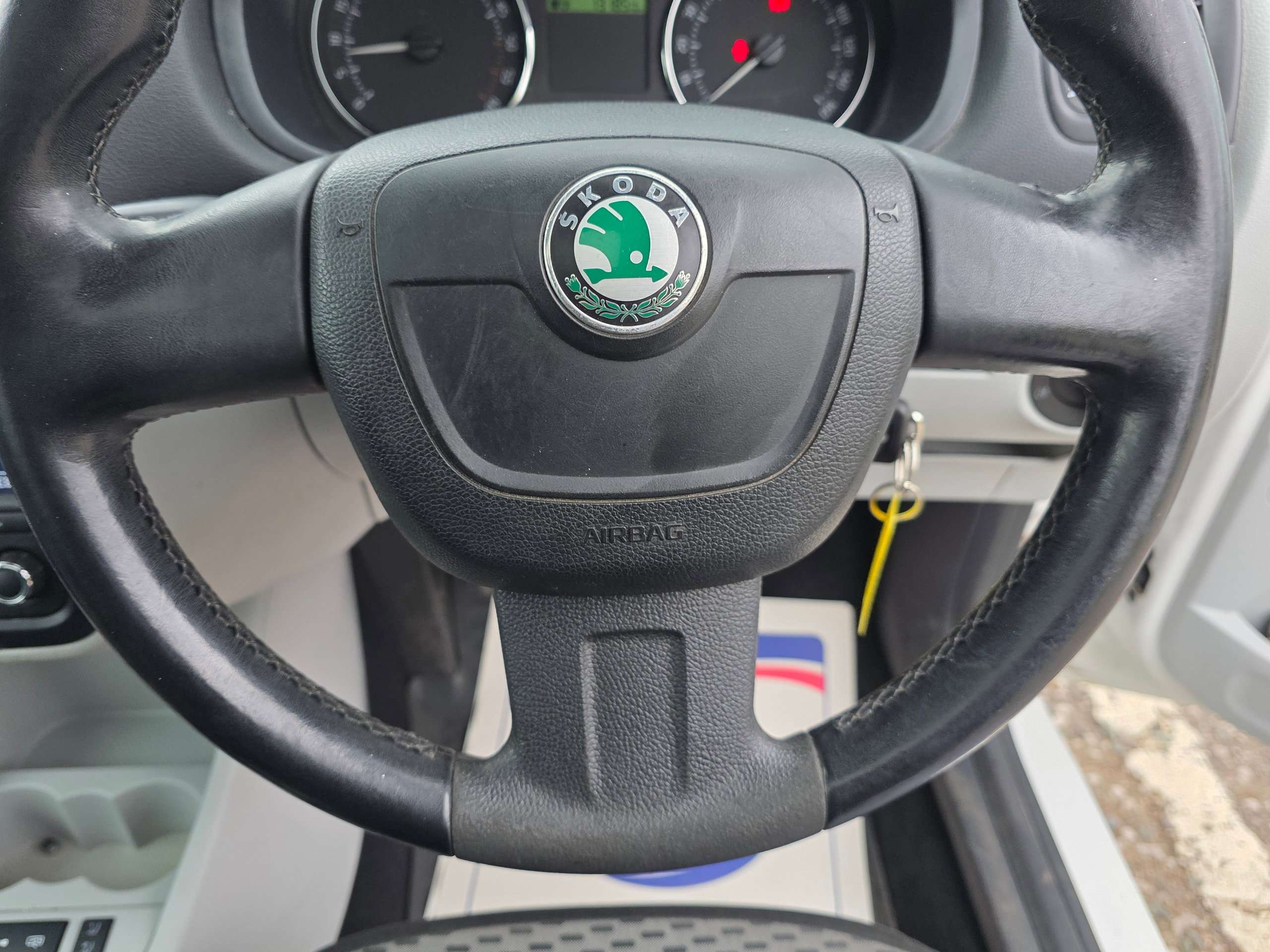 2010 SKODA FABIA 2010 SKODA FABIA
