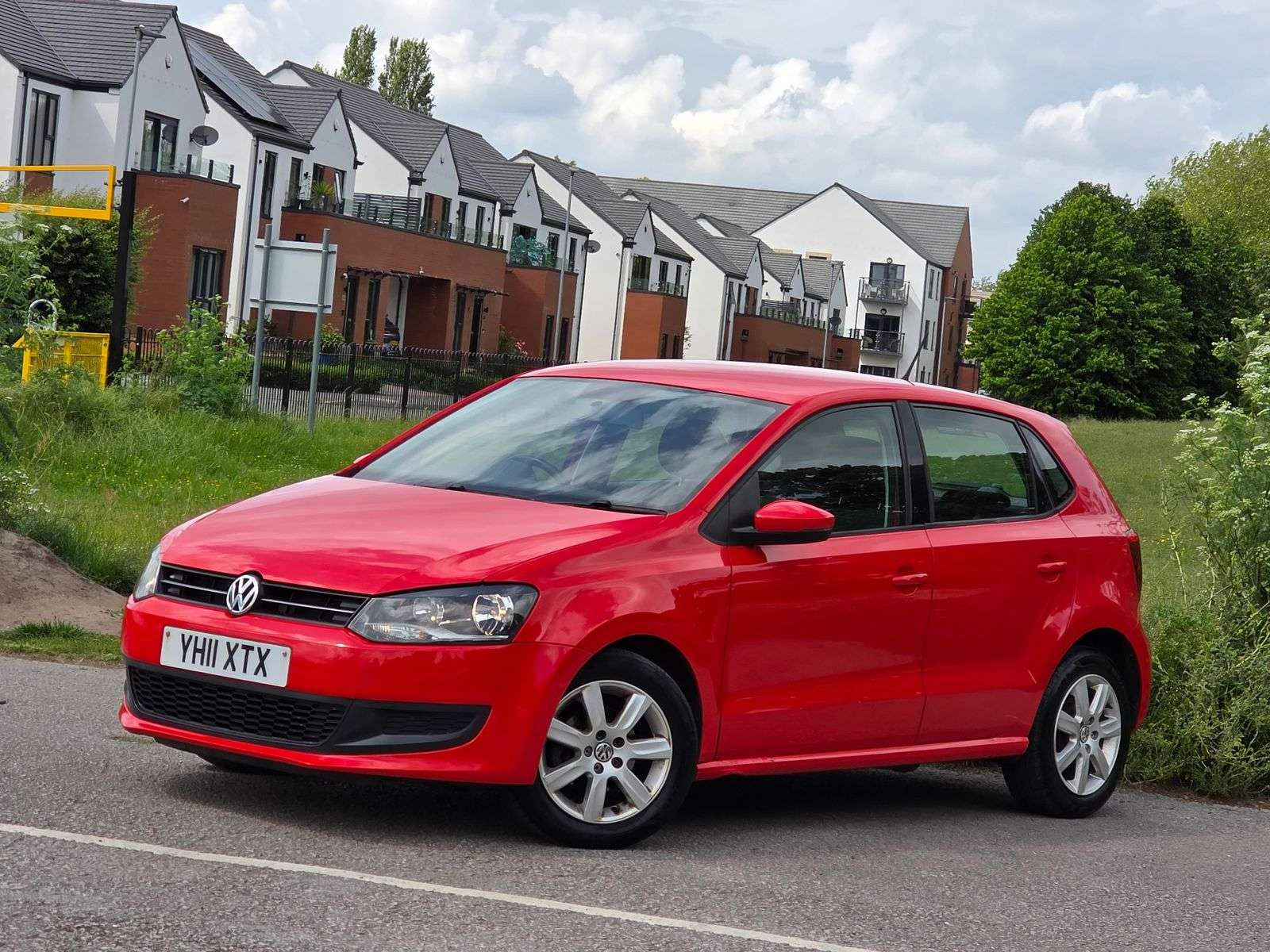 A 2011 VOLKSWAGEN POLO 1.4 SE Hatchback 5dr Petrol Manual Euro 5 (85 ps) A 2011 VOLKSWAGEN POLO 1.4 SE Hatchback 5dr Petrol Manual Euro 5 (85 ps)