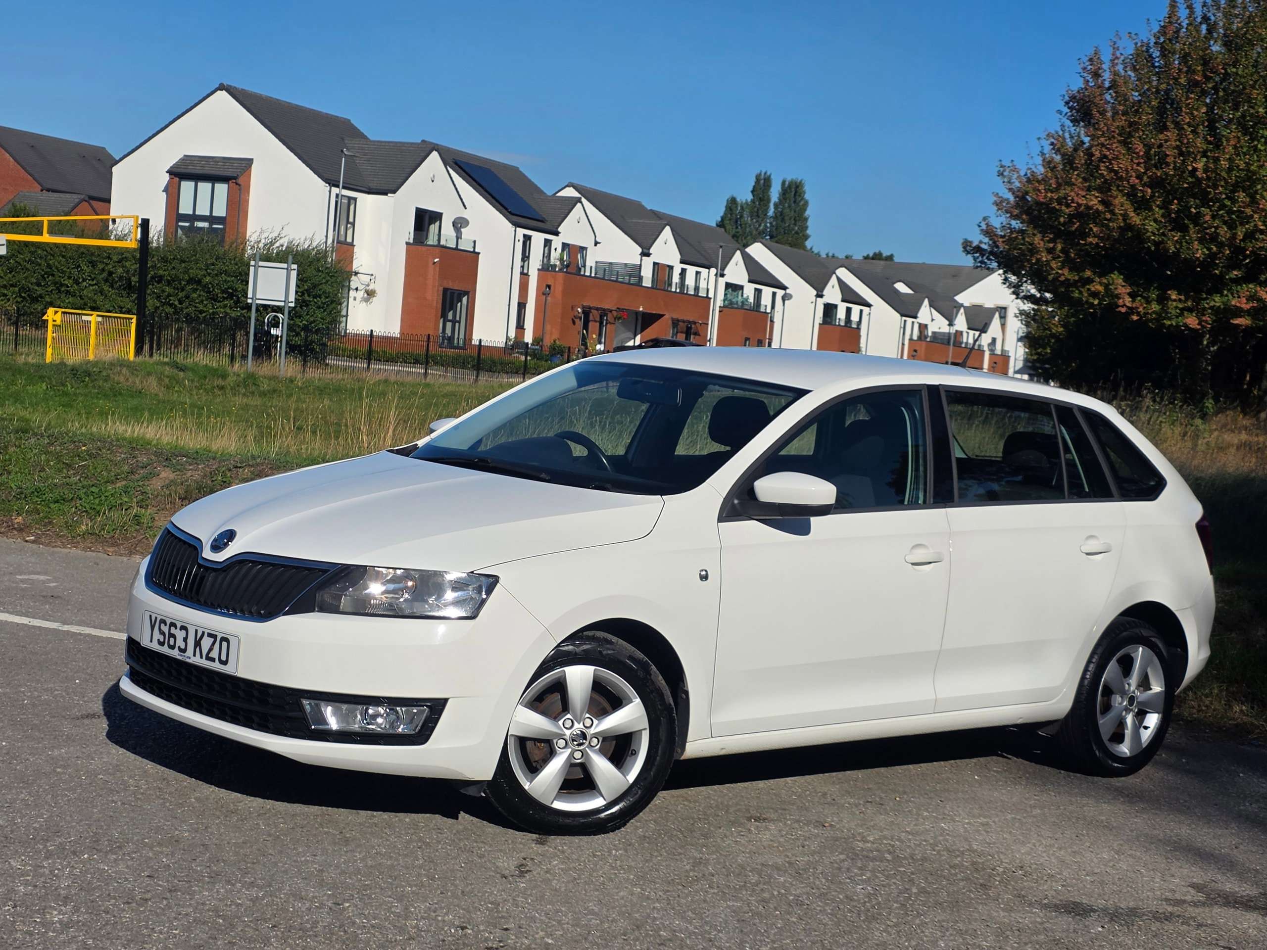 A 2013 SKODA RAPID SPACEBACK 1.2 TSI SE Hatchback 5dr Petrol Manual Euro 5 (86 ps) A 2013 SKODA RAPID SPACEBACK 1.2 TSI SE Hatchback 5dr Petrol Manual Euro 5 (86 ps)