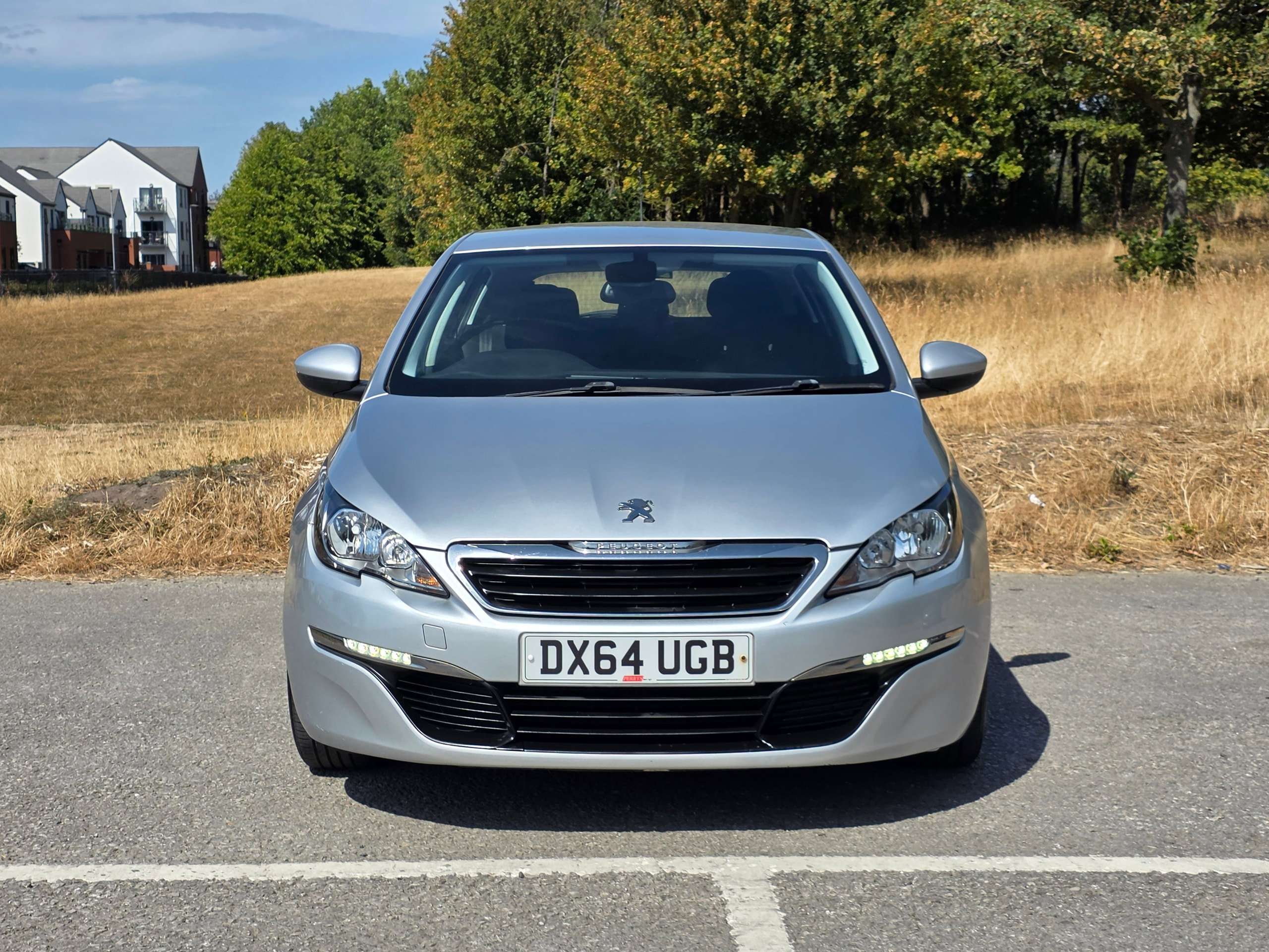 A 2014 PEUGEOT 308 1.6 HDi Active Hatchback 5dr Diesel Manual Euro 5 (92 ps) A 2014 PEUGEOT 308 1.6 HDi Active Hatchback 5dr Diesel Manual Euro 5 (92 ps)