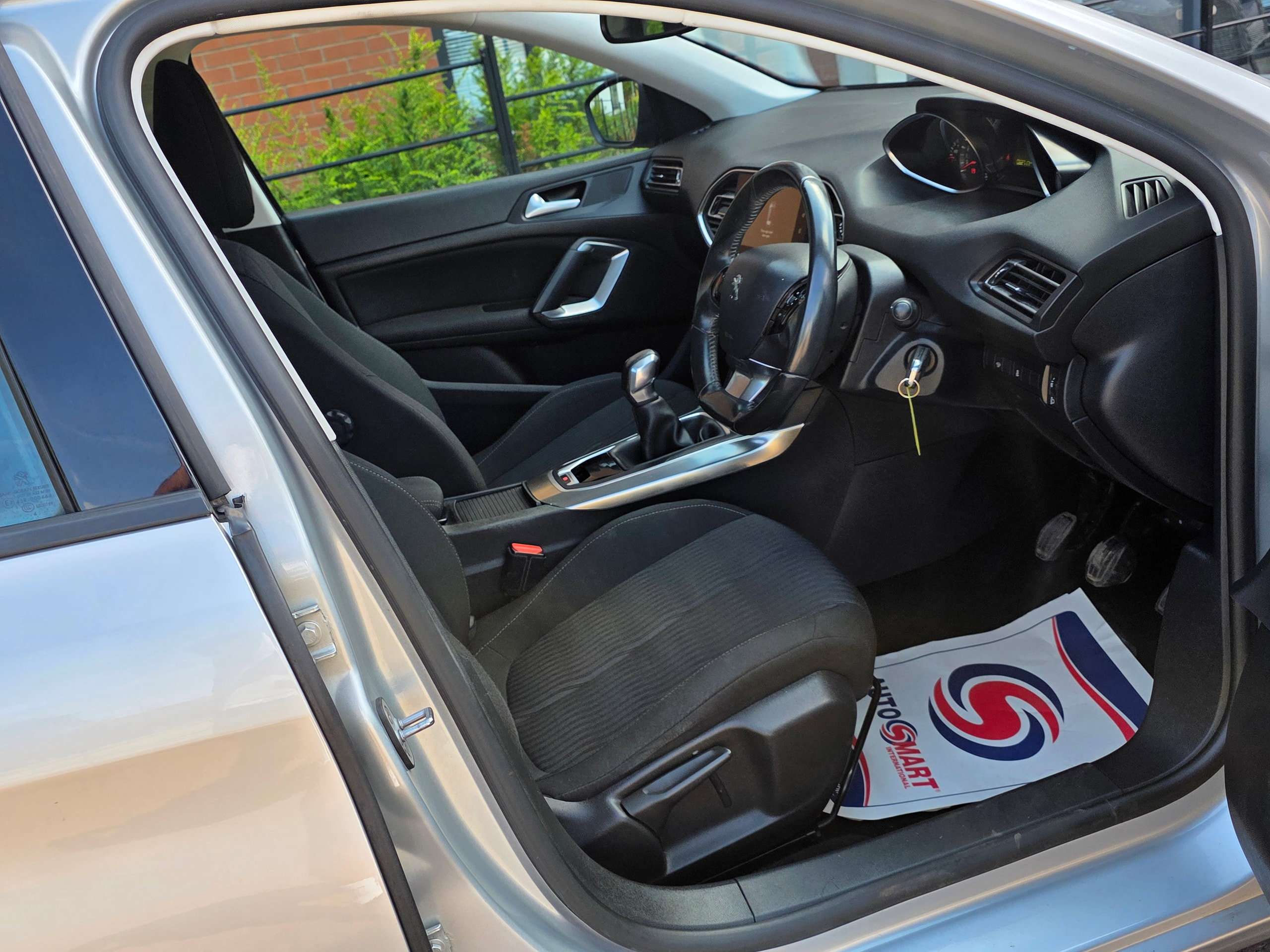 2014 PEUGEOT 308 2014 PEUGEOT 308