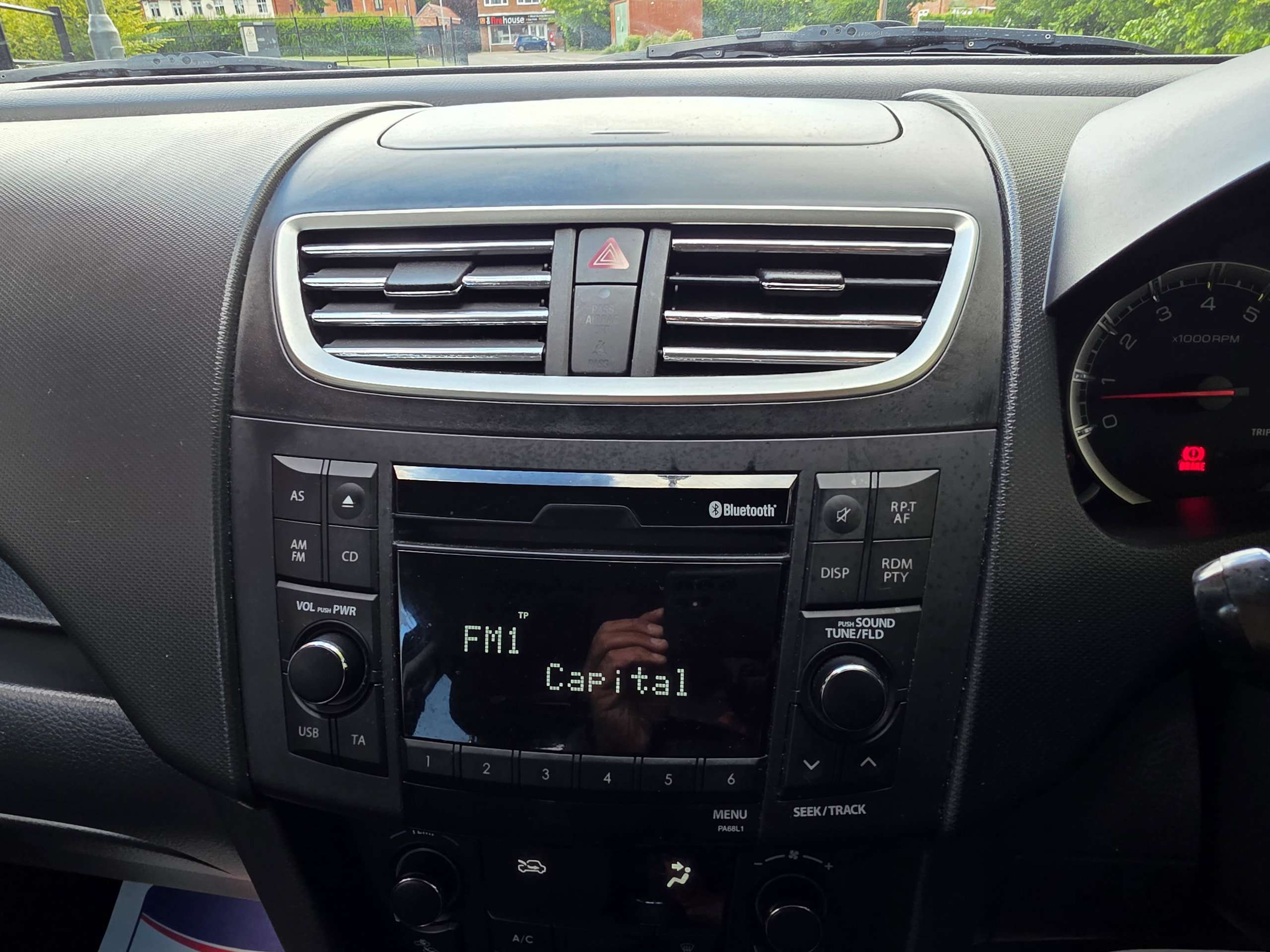 2012 SUZUKI SWIFT 2012 SUZUKI SWIFT