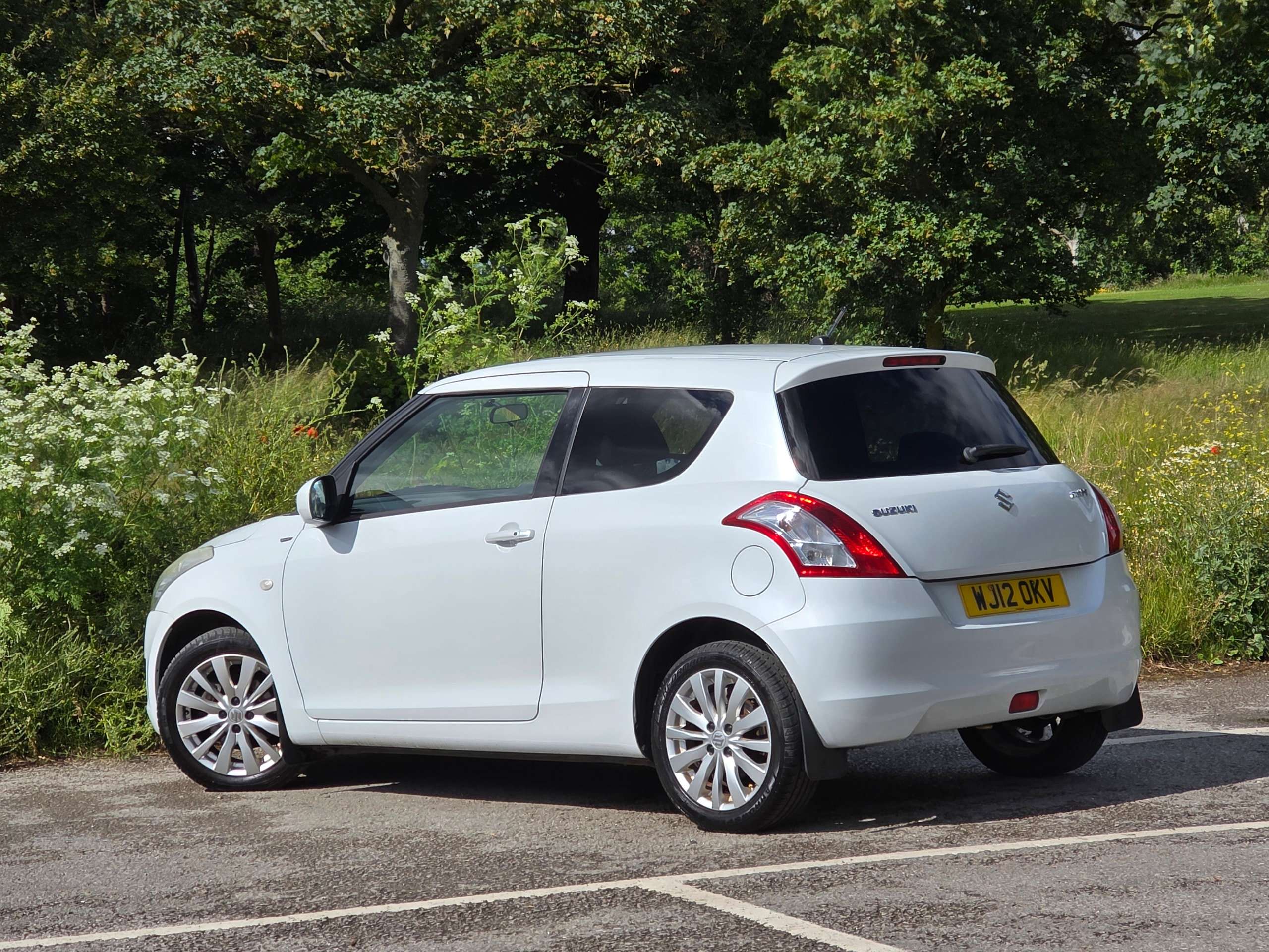 2012 SUZUKI SWIFT 2012 SUZUKI SWIFT