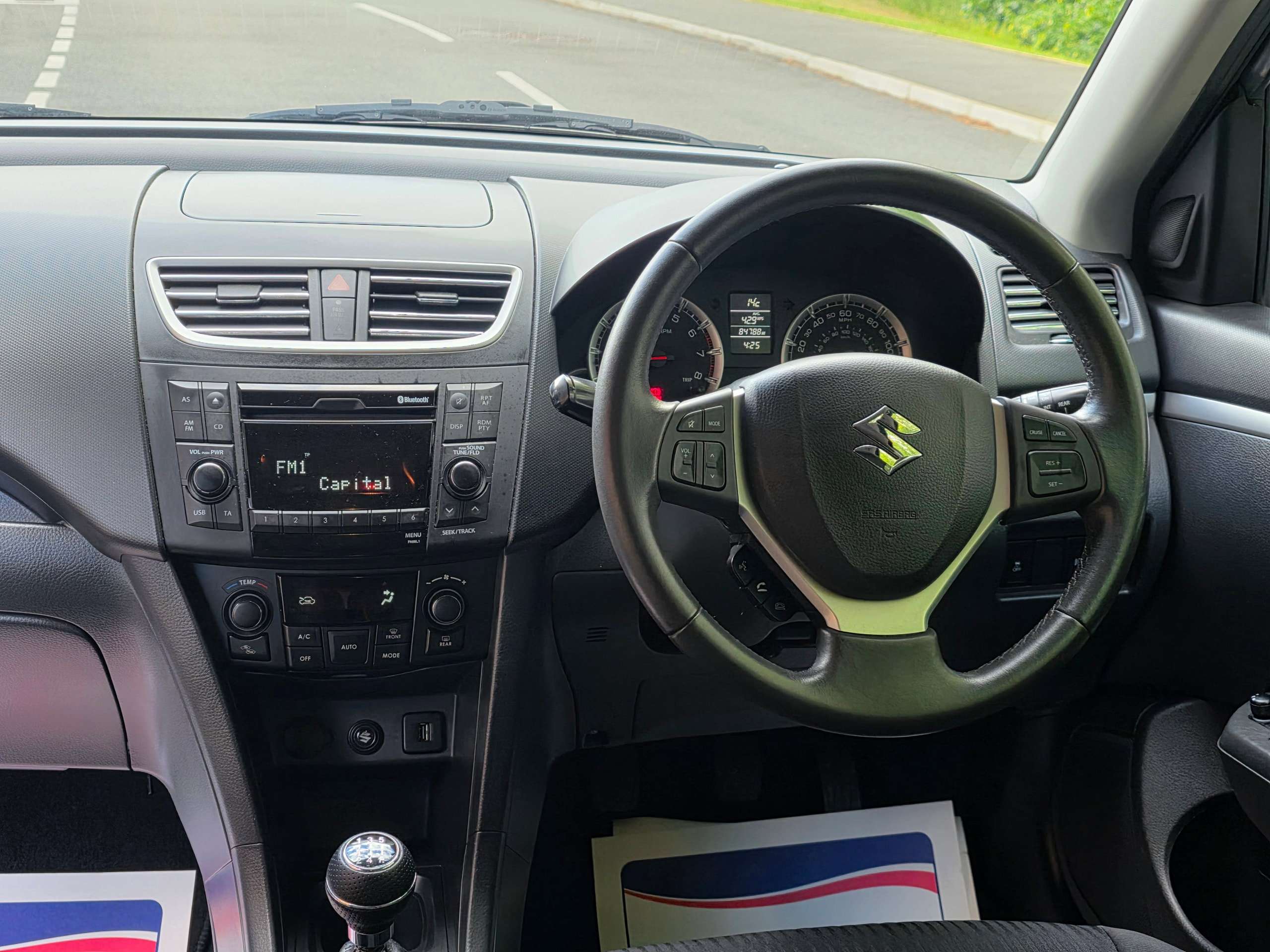 2012 SUZUKI SWIFT 2012 SUZUKI SWIFT