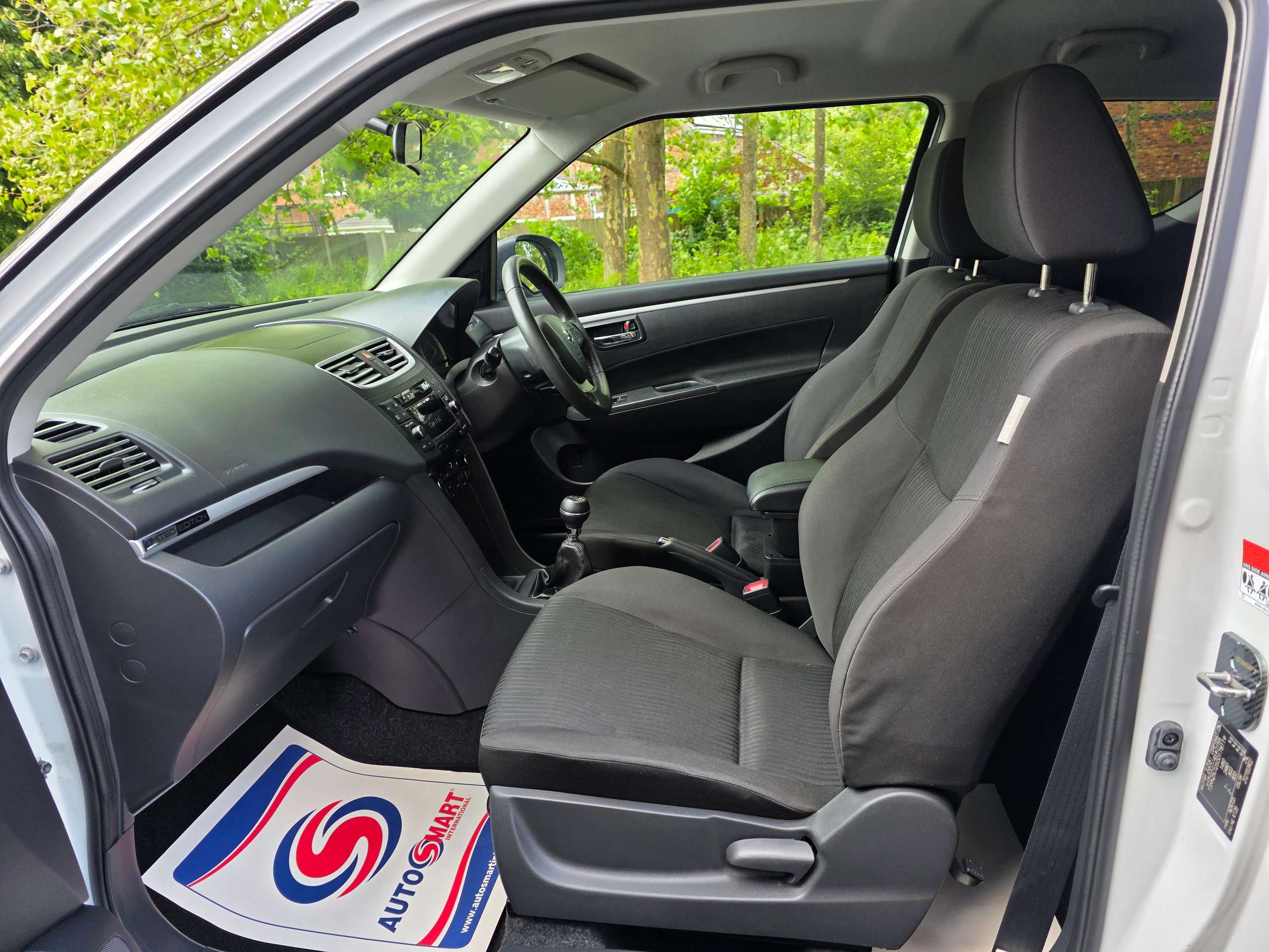 2012 SUZUKI SWIFT 2012 SUZUKI SWIFT