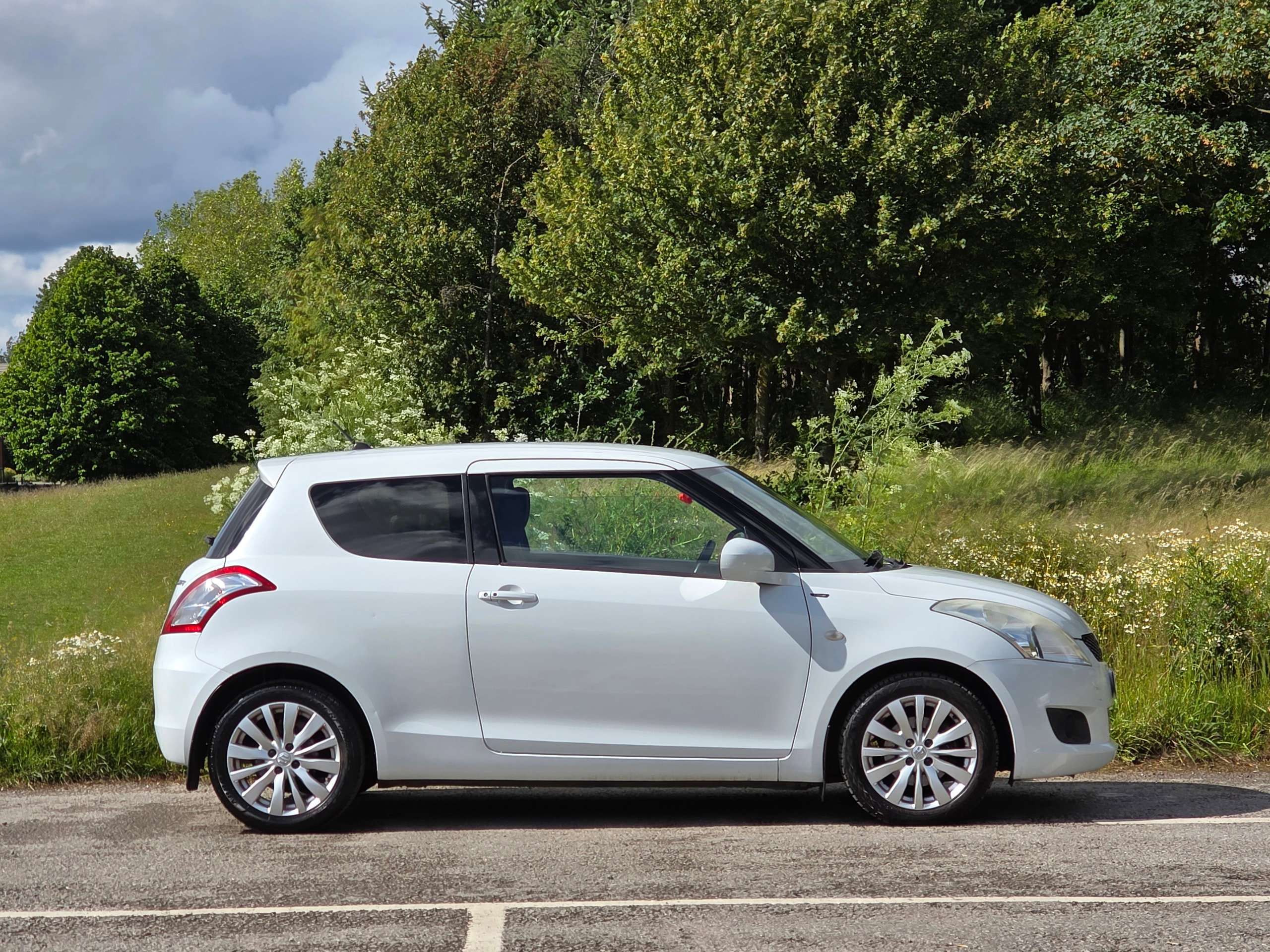 2012 SUZUKI SWIFT 2012 SUZUKI SWIFT