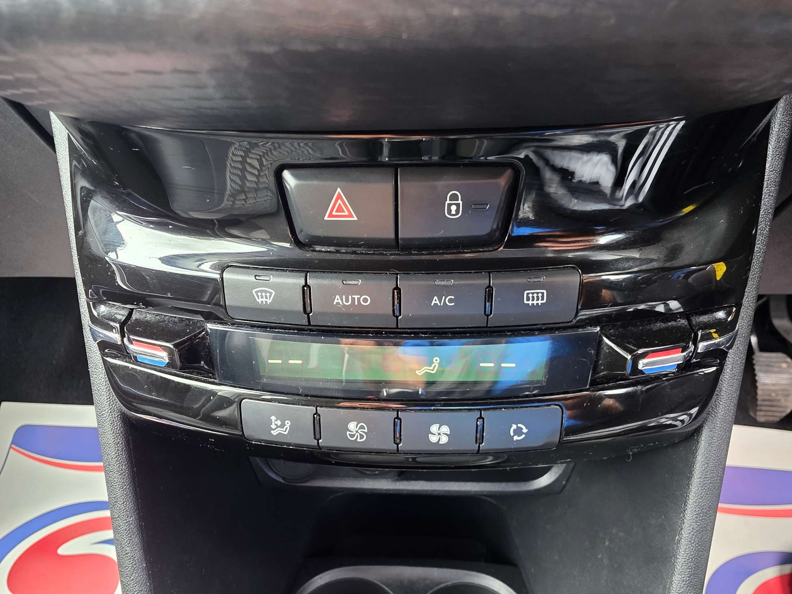 2016 PEUGEOT 2008 2016 PEUGEOT 2008