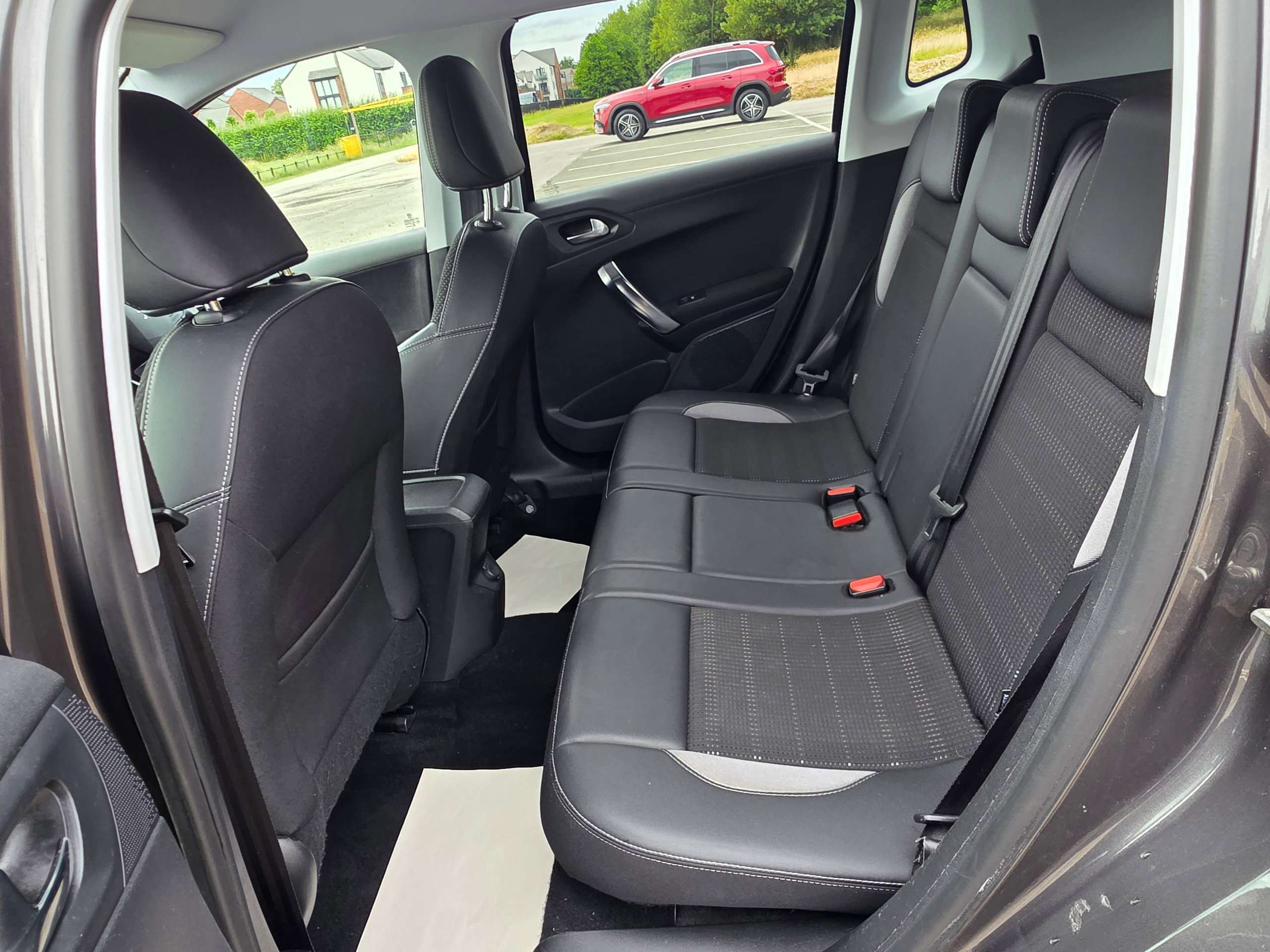 2016 PEUGEOT 2008 2016 PEUGEOT 2008