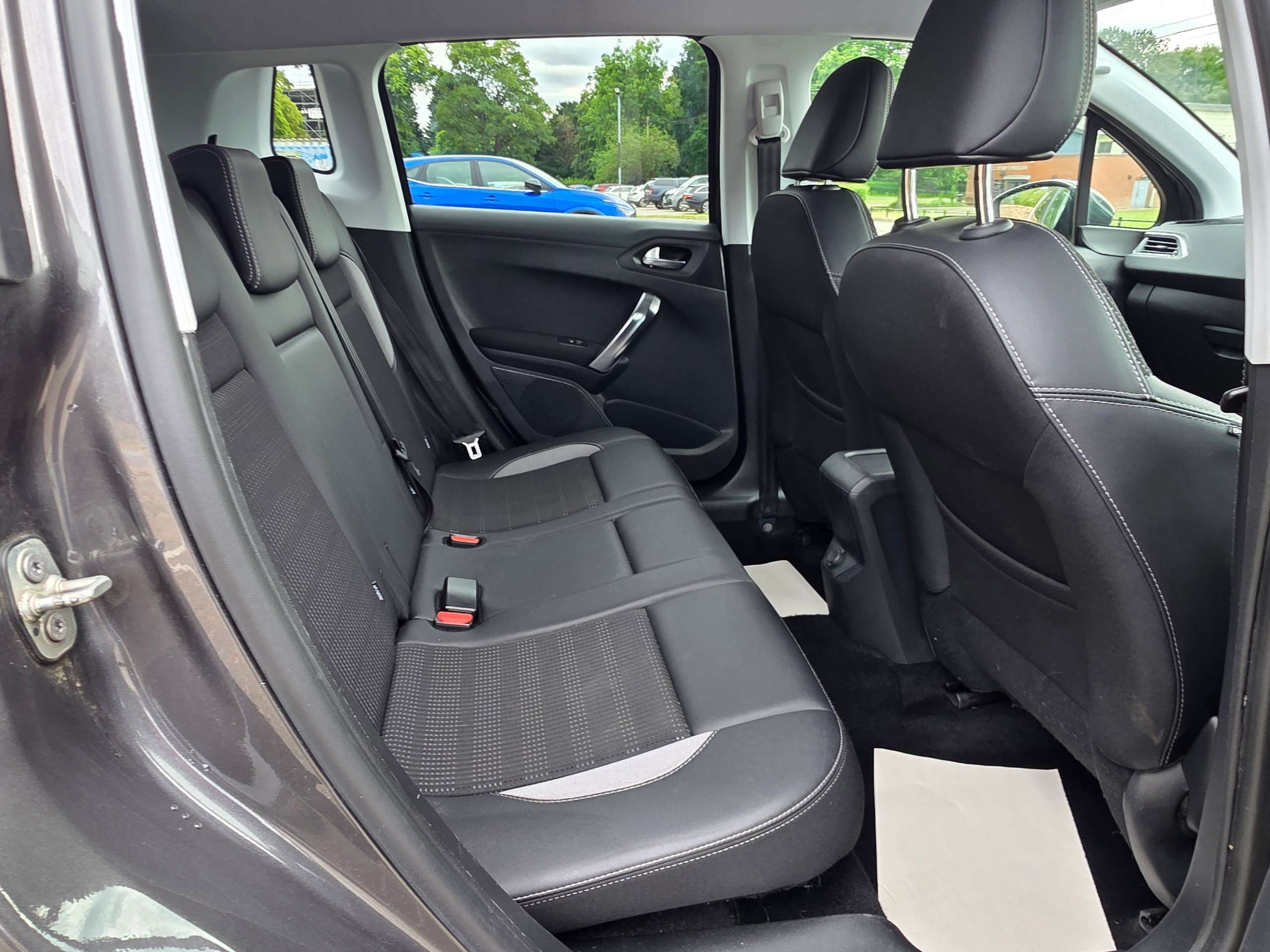 2016 PEUGEOT 2008 2016 PEUGEOT 2008