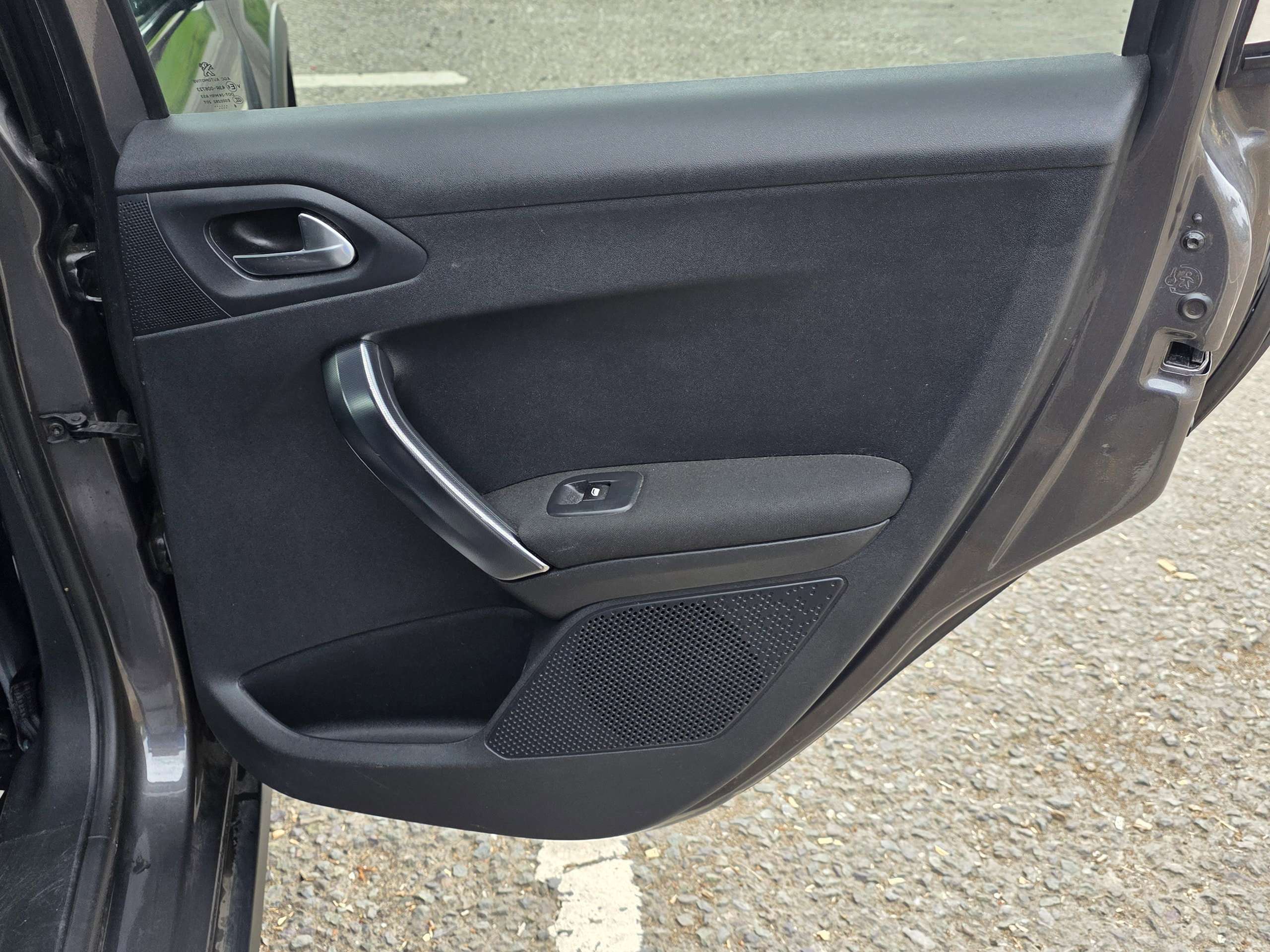 2016 PEUGEOT 2008 2016 PEUGEOT 2008