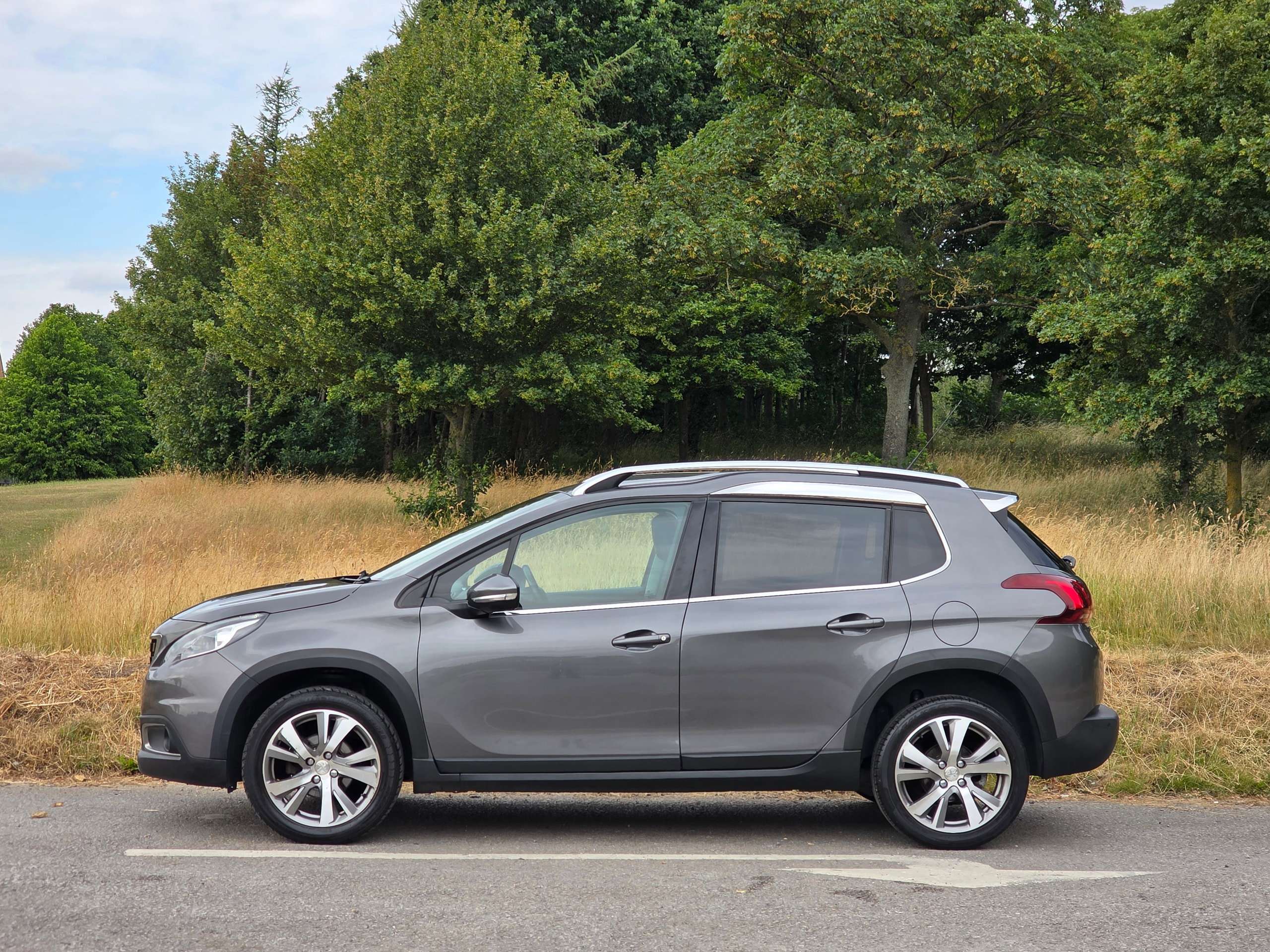 A 2016 PEUGEOT 2008 1.6 BlueHDi Allure SUV 5dr Diesel Manual Euro 6 (100 ps) A 2016 PEUGEOT 2008 1.6 BlueHDi Allure SUV 5dr Diesel Manual Euro 6 (100 ps)
