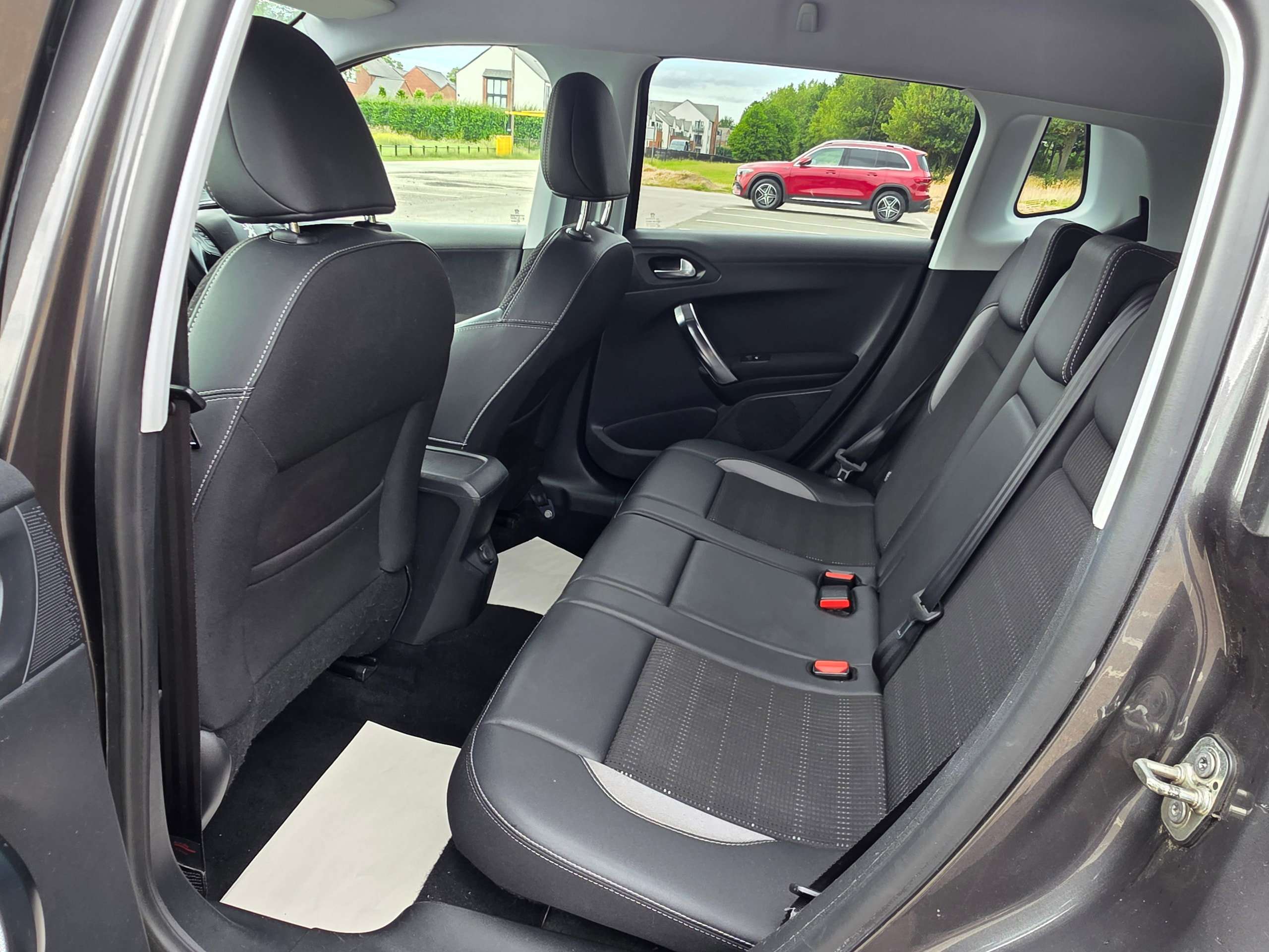 2016 PEUGEOT 2008 2016 PEUGEOT 2008