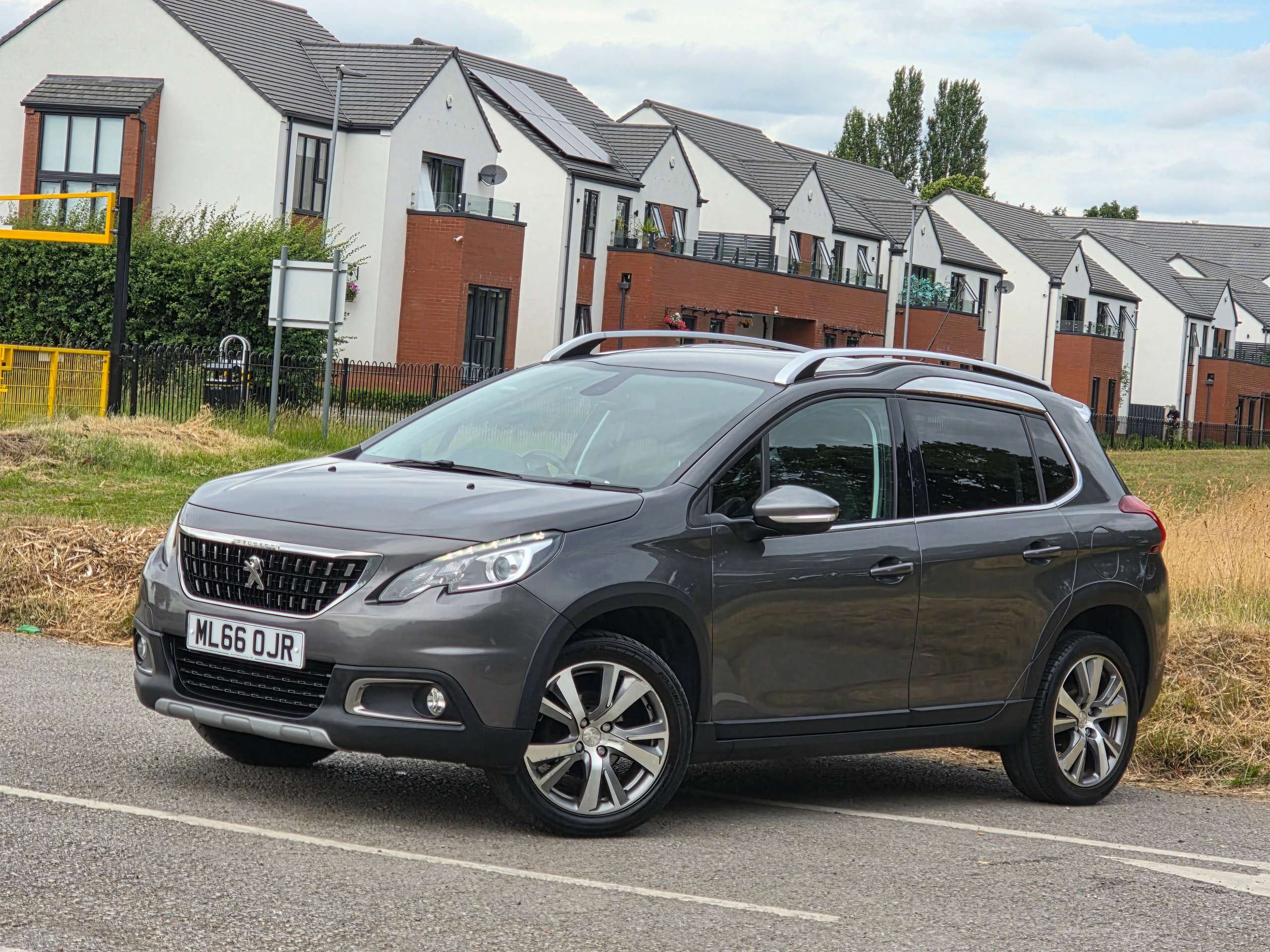 A 2016 PEUGEOT 2008 1.6 BlueHDi Allure SUV 5dr Diesel Manual Euro 6 (100 ps) A 2016 PEUGEOT 2008 1.6 BlueHDi Allure SUV 5dr Diesel Manual Euro 6 (100 ps)