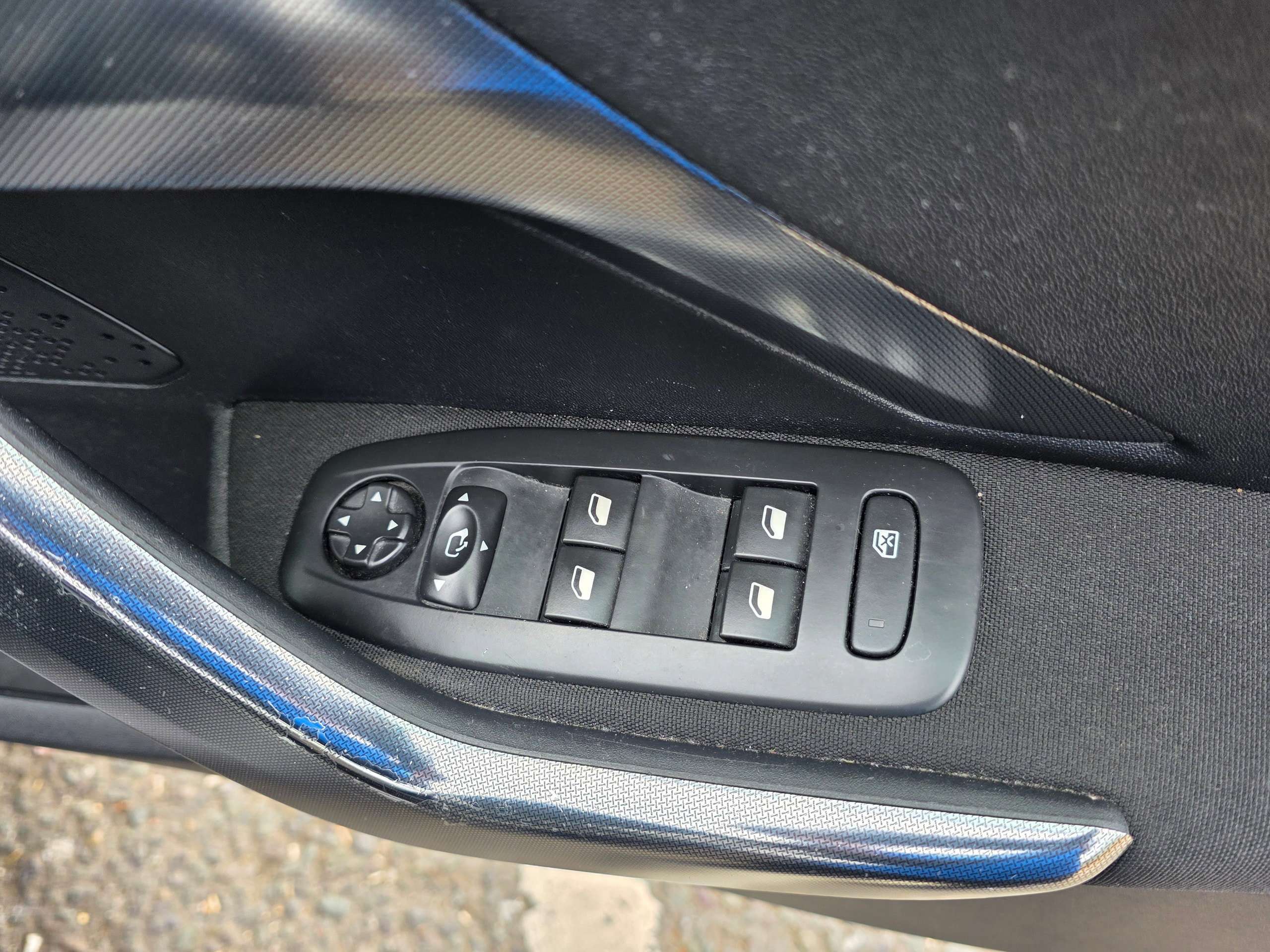 2016 PEUGEOT 2008 2016 PEUGEOT 2008