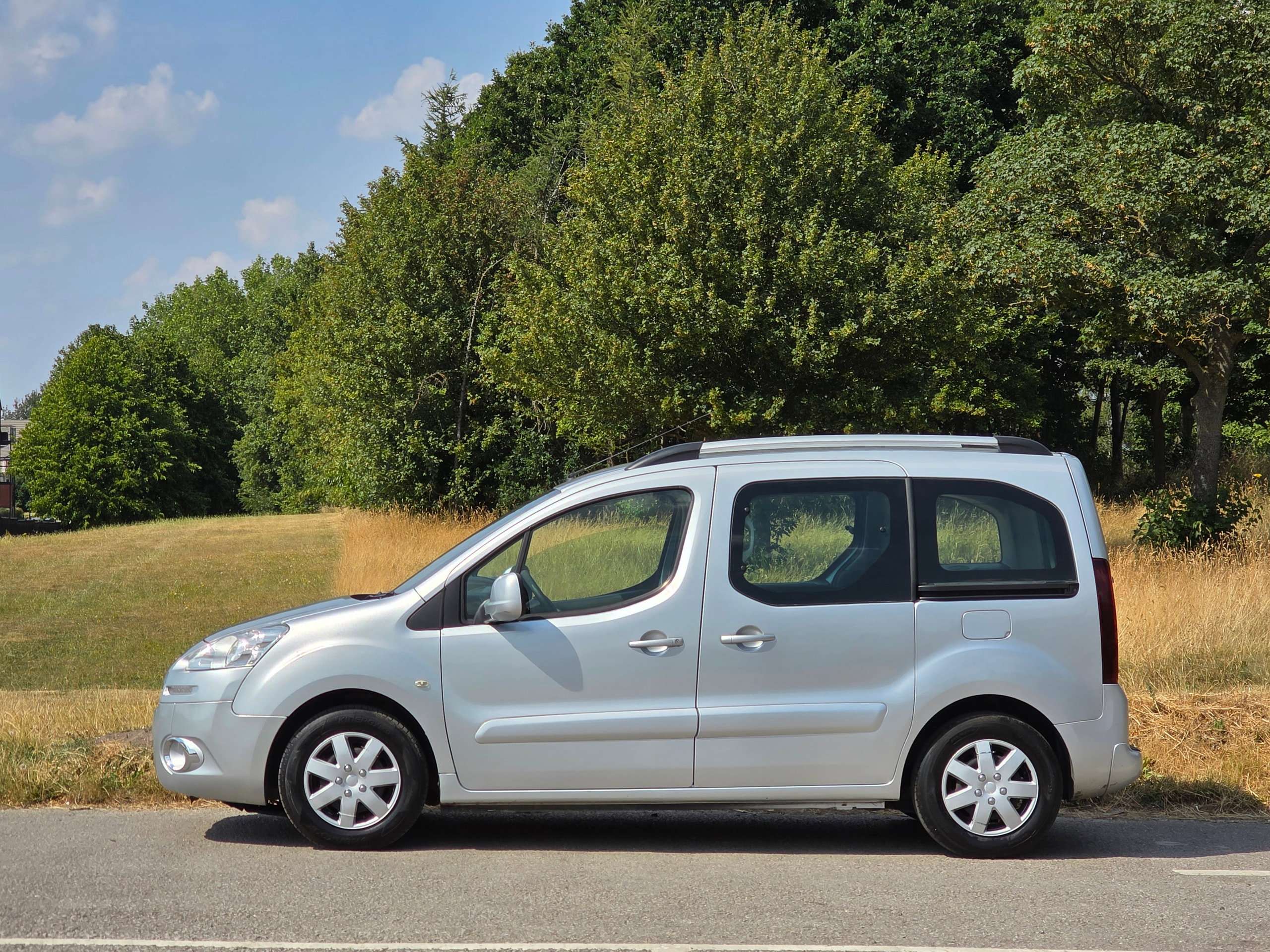 A 2012 PEUGEOT PARTNER TEPEE 1.6 HDi Tepee S MPV 5dr Diesel Manual (139 g/km, 92 bhp) A 2012 PEUGEOT PARTNER TEPEE 1.6 HDi Tepee S MPV 5dr Diesel Manual (139 g/km, 92 bhp)