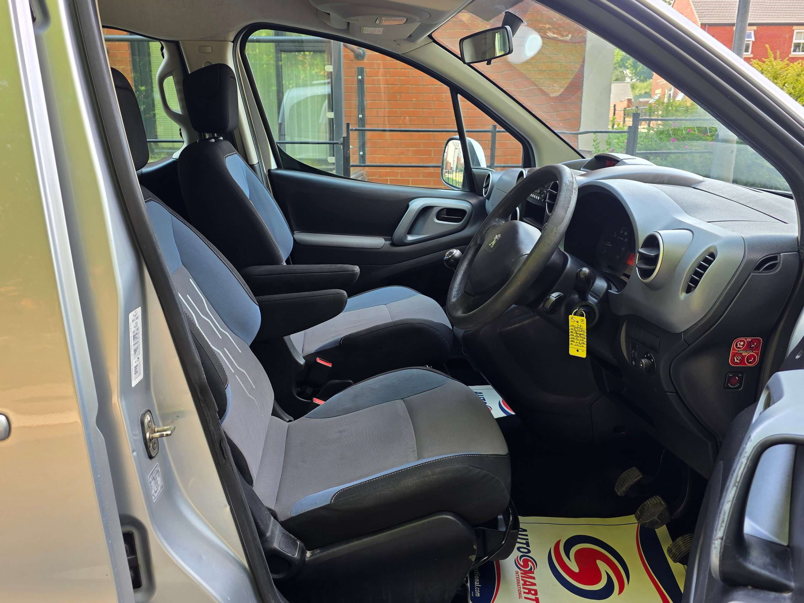 2012 PEUGEOT PARTNER TEPEE 2012 PEUGEOT PARTNER TEPEE