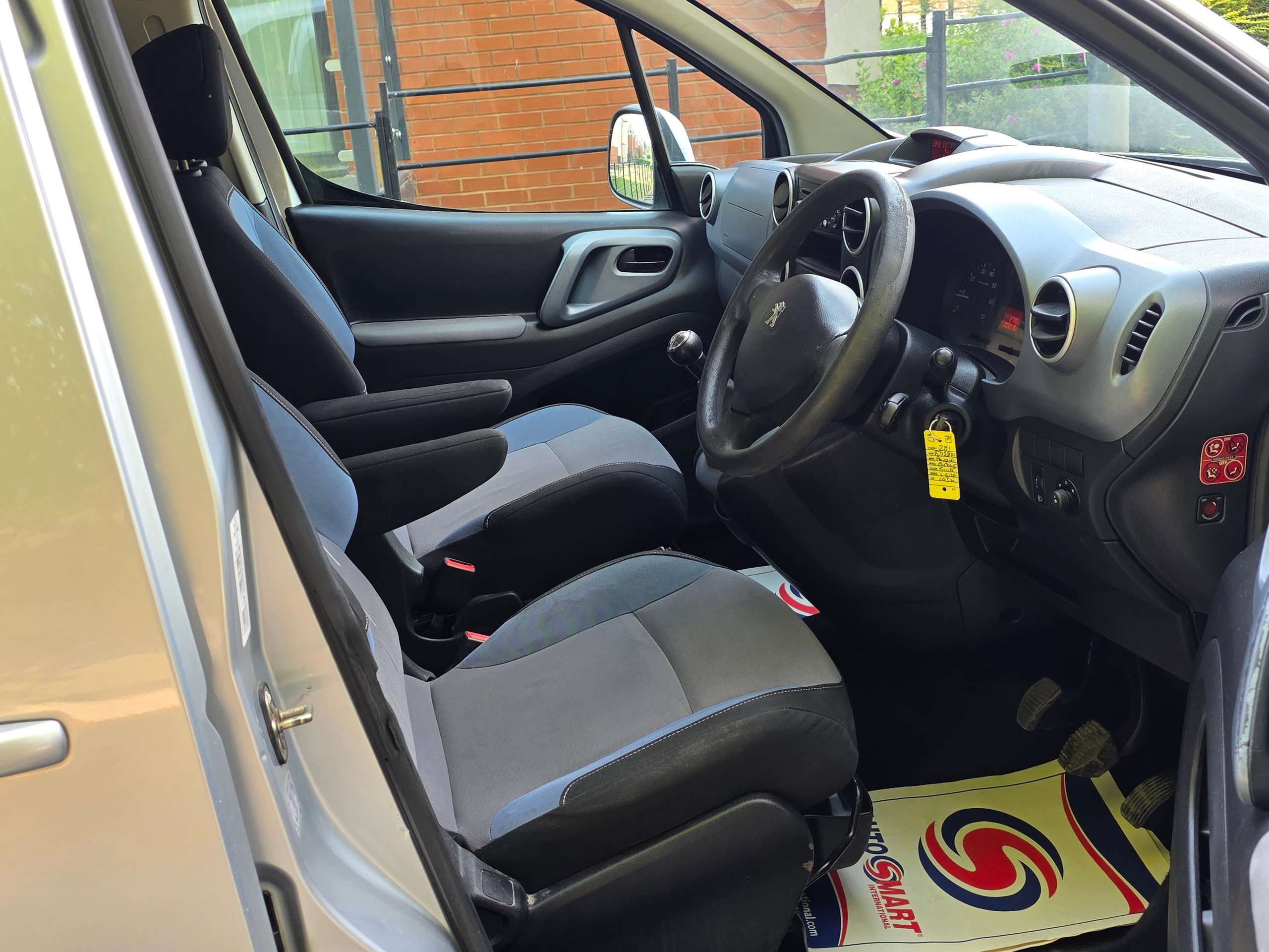 2012 PEUGEOT PARTNER TEPEE 2012 PEUGEOT PARTNER TEPEE
