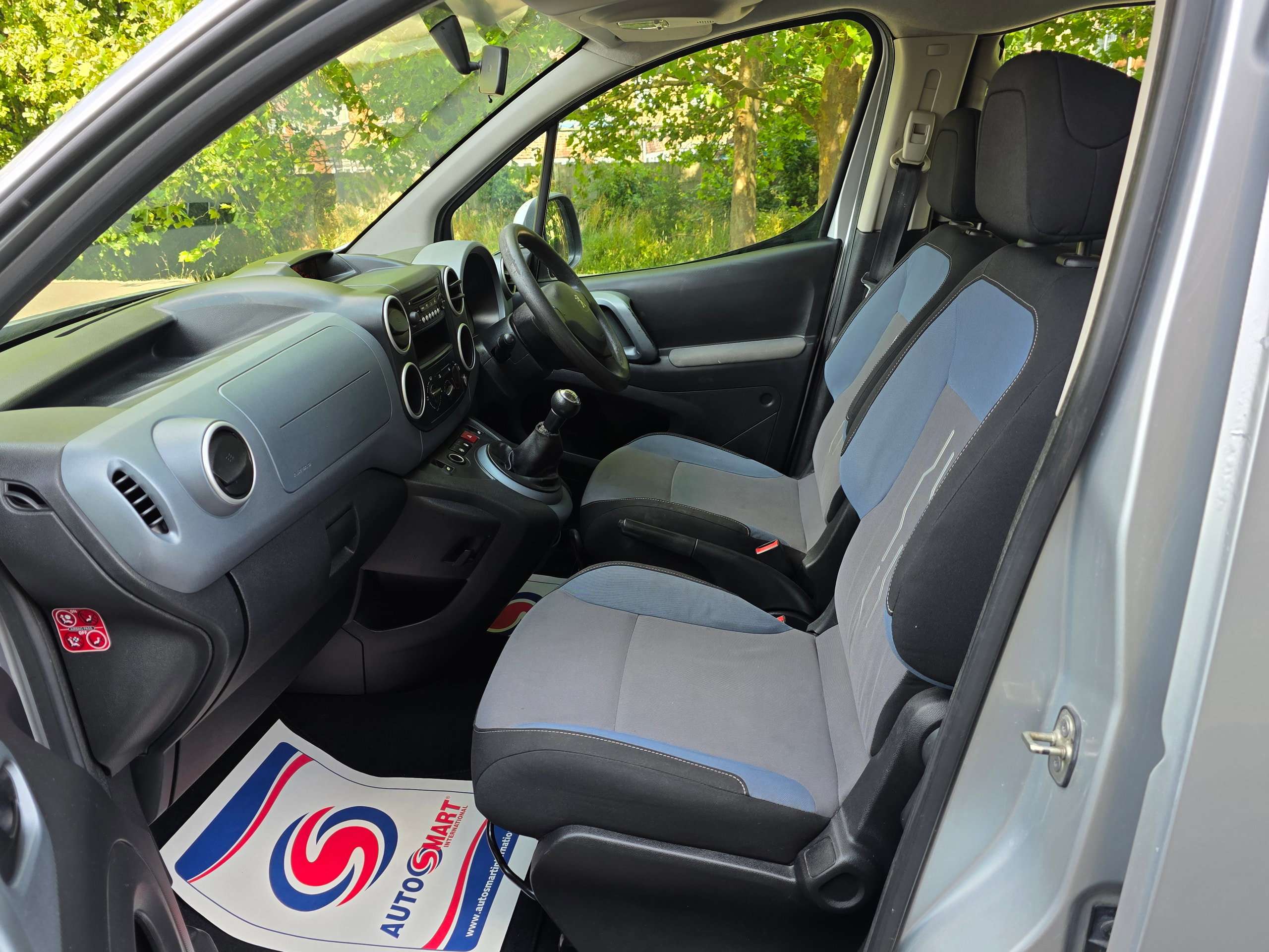 2012 PEUGEOT PARTNER TEPEE 2012 PEUGEOT PARTNER TEPEE