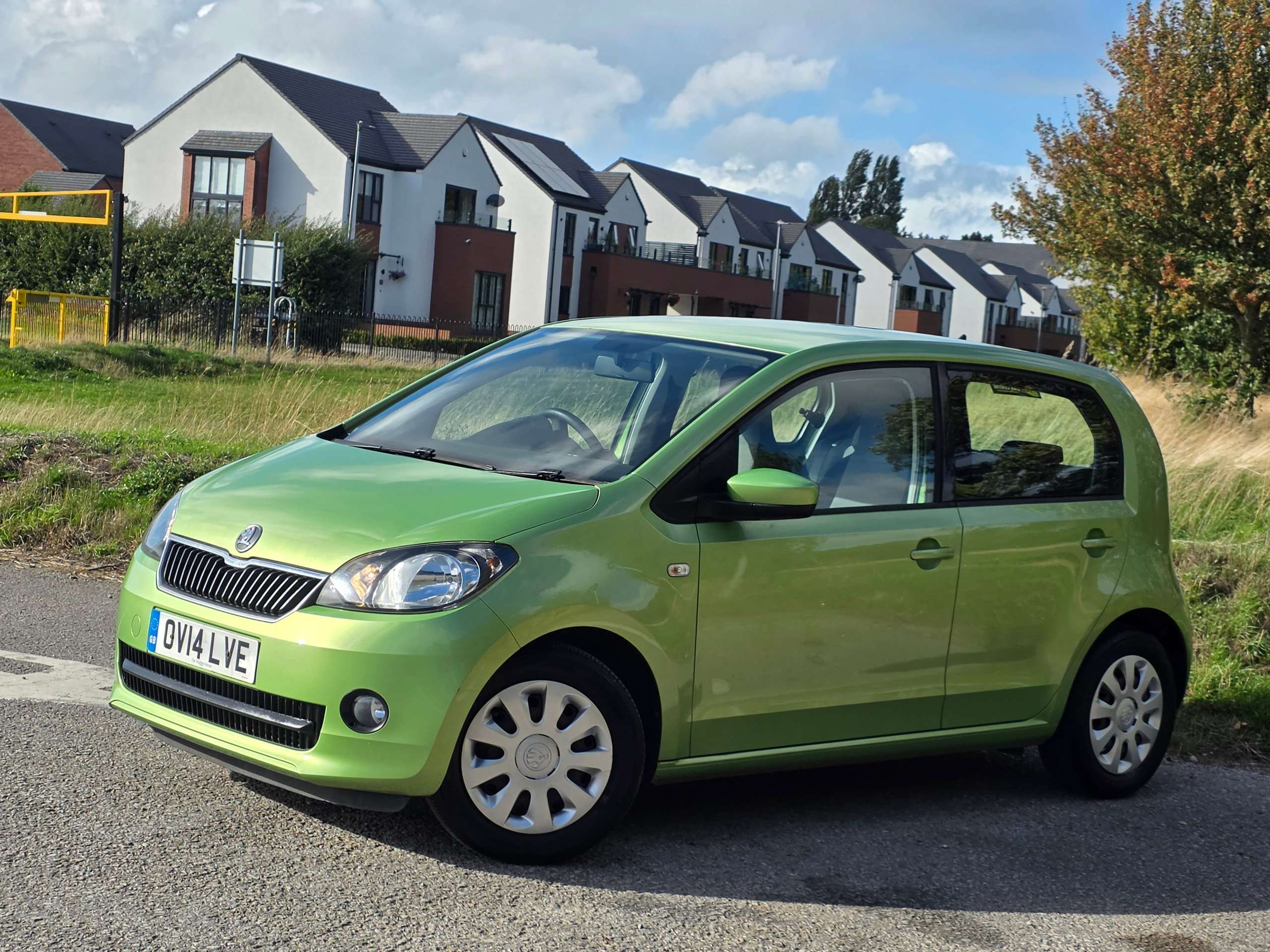 A 2014 SKODA CITIGO 1.0 MPI GreenTech SE Hatchback 5dr Petrol Manual Euro 5 (s/s) (60 ps) A 2014 SKODA CITIGO 1.0 MPI GreenTech SE Hatchback 5dr Petrol Manual Euro 5 (s/s) (60 ps)