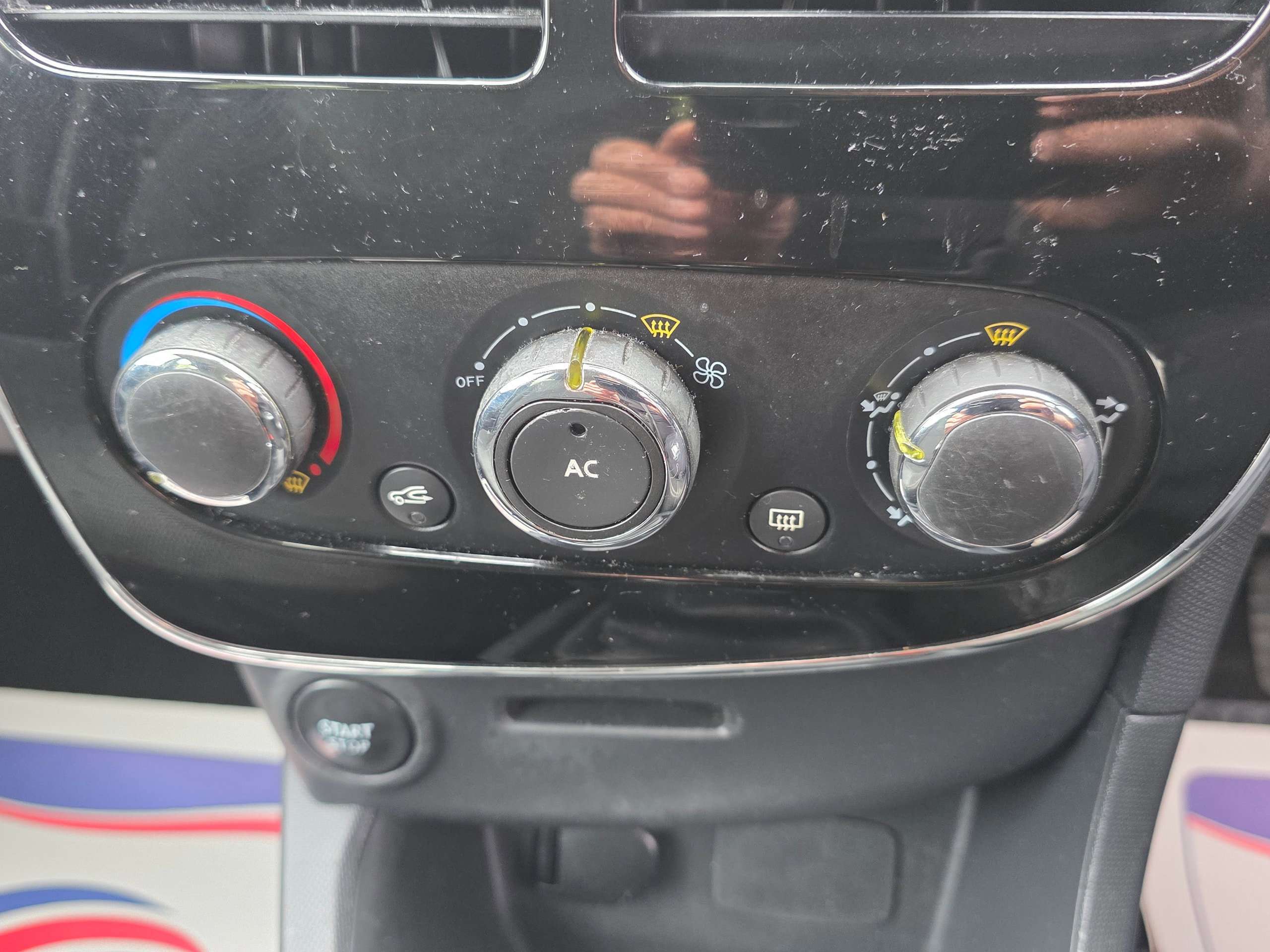 2014 RENAULT CLIO 2014 RENAULT CLIO