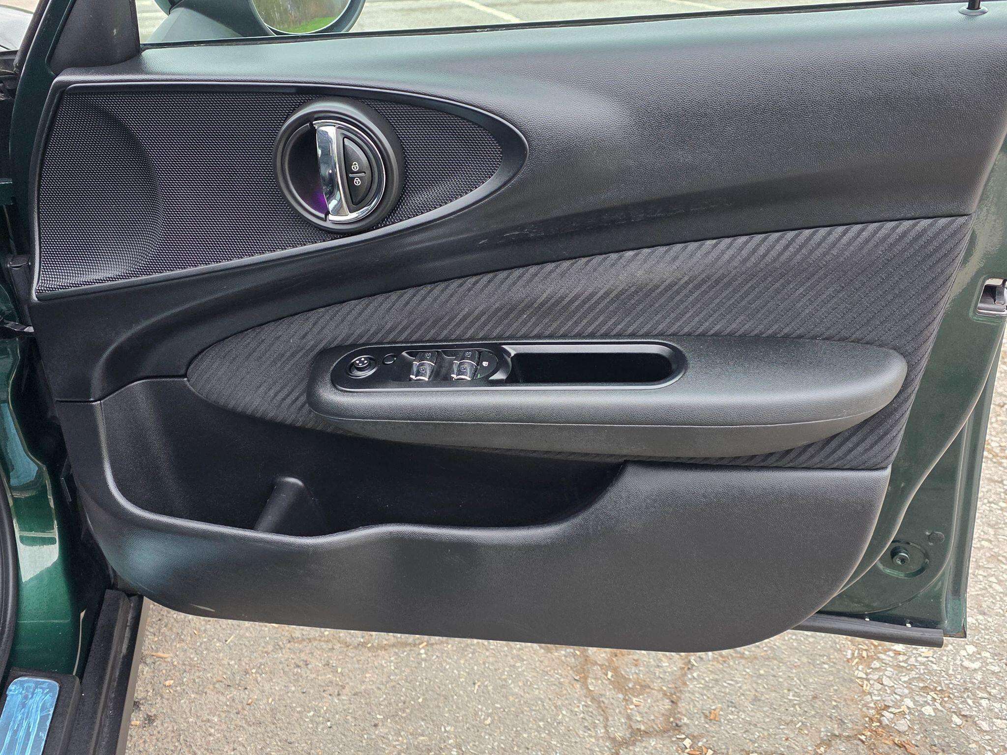 2017 MINI CLUBMAN 2017 MINI CLUBMAN