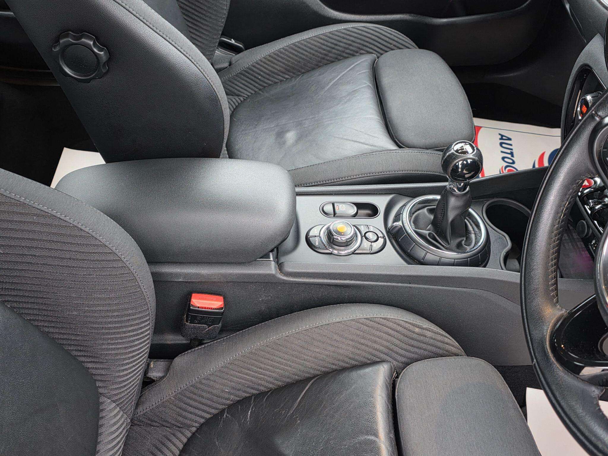 2017 MINI CLUBMAN 2017 MINI CLUBMAN