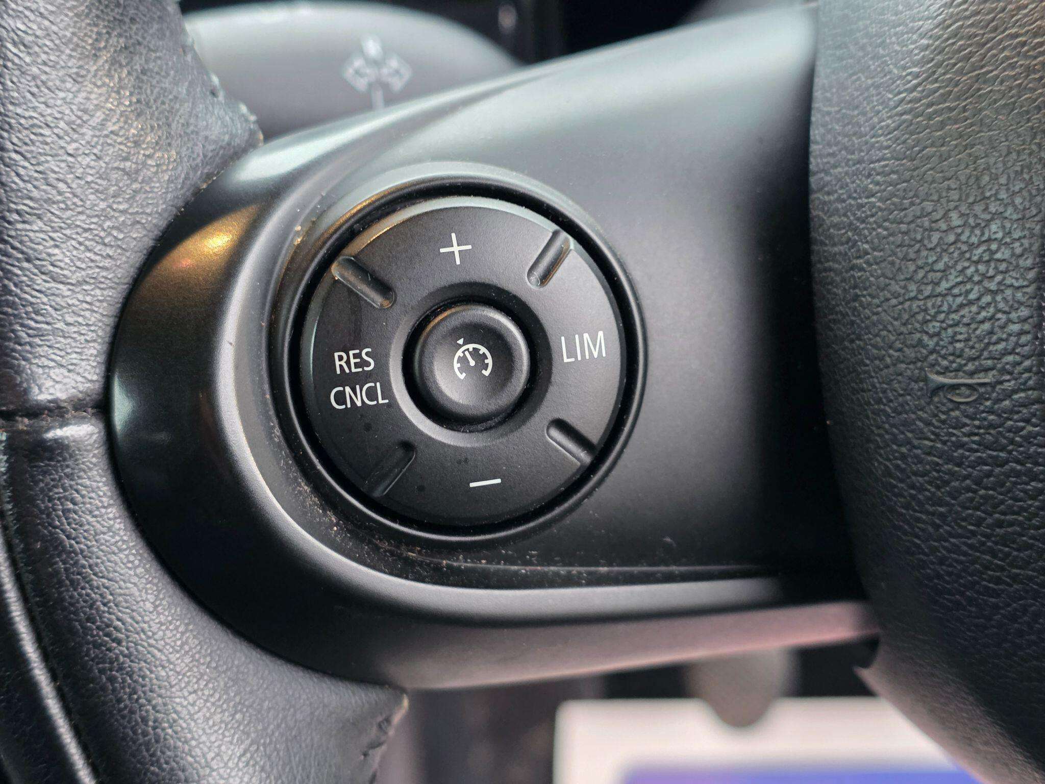 2017 MINI CLUBMAN 2017 MINI CLUBMAN