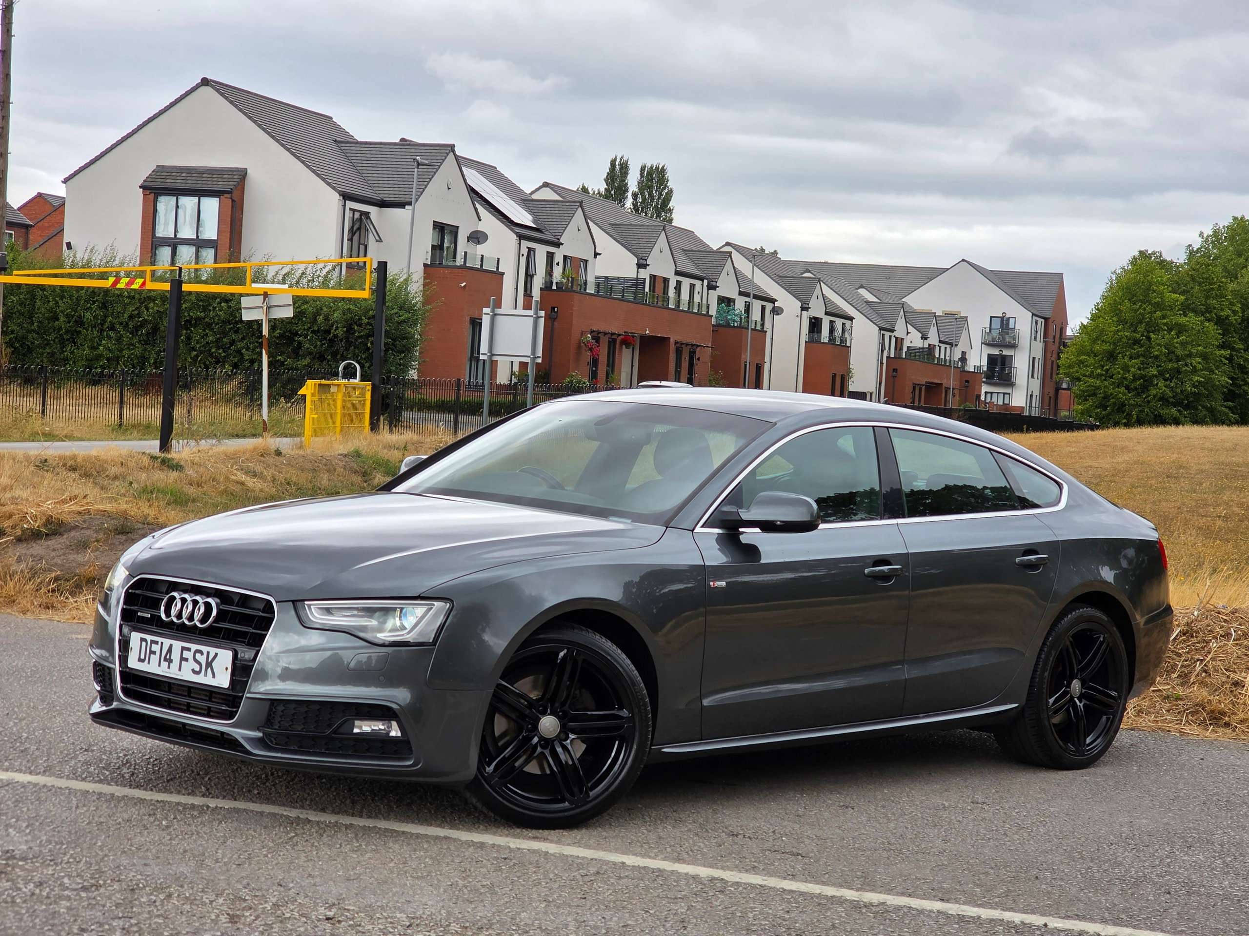 A 2014 AUDI A5 2.0 TDI S line Sportback 5dr Diesel Manual quattro Euro 5 (s/s) (177 ps) A 2014 AUDI A5 2.0 TDI S line Sportback 5dr Diesel Manual quattro Euro 5 (s/s) (177 ps)