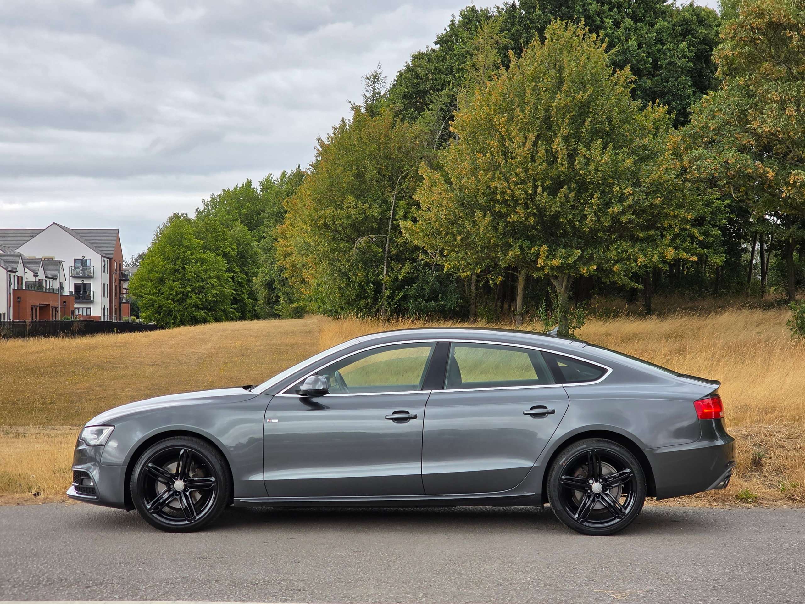 A 2014 AUDI A5 2.0 TDI S line Sportback 5dr Diesel Manual quattro Euro 5 (s/s) (177 ps) A 2014 AUDI A5 2.0 TDI S line Sportback 5dr Diesel Manual quattro Euro 5 (s/s) (177 ps)