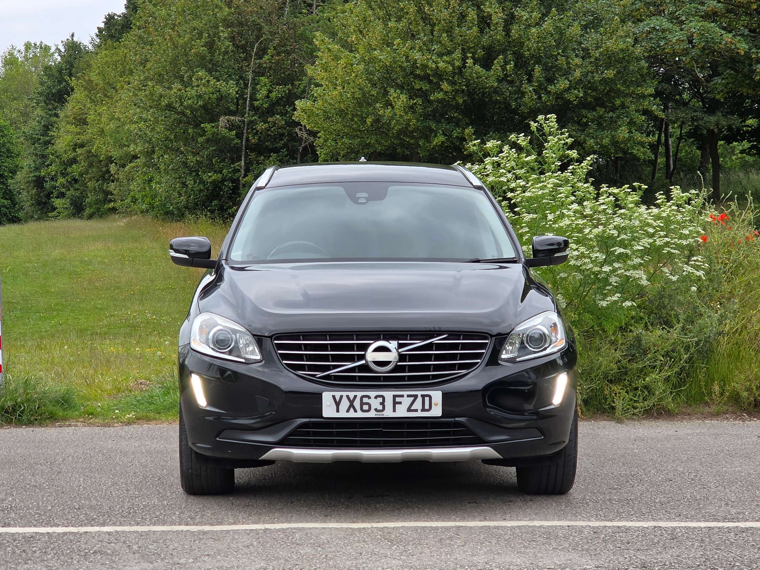 A 2013 VOLVO XC60 2.4 D5 SE Lux Nav Geartronic AWD Euro 5 5dr A 2013 VOLVO XC60 2.4 D5 SE Lux Nav Geartronic AWD Euro 5 5dr