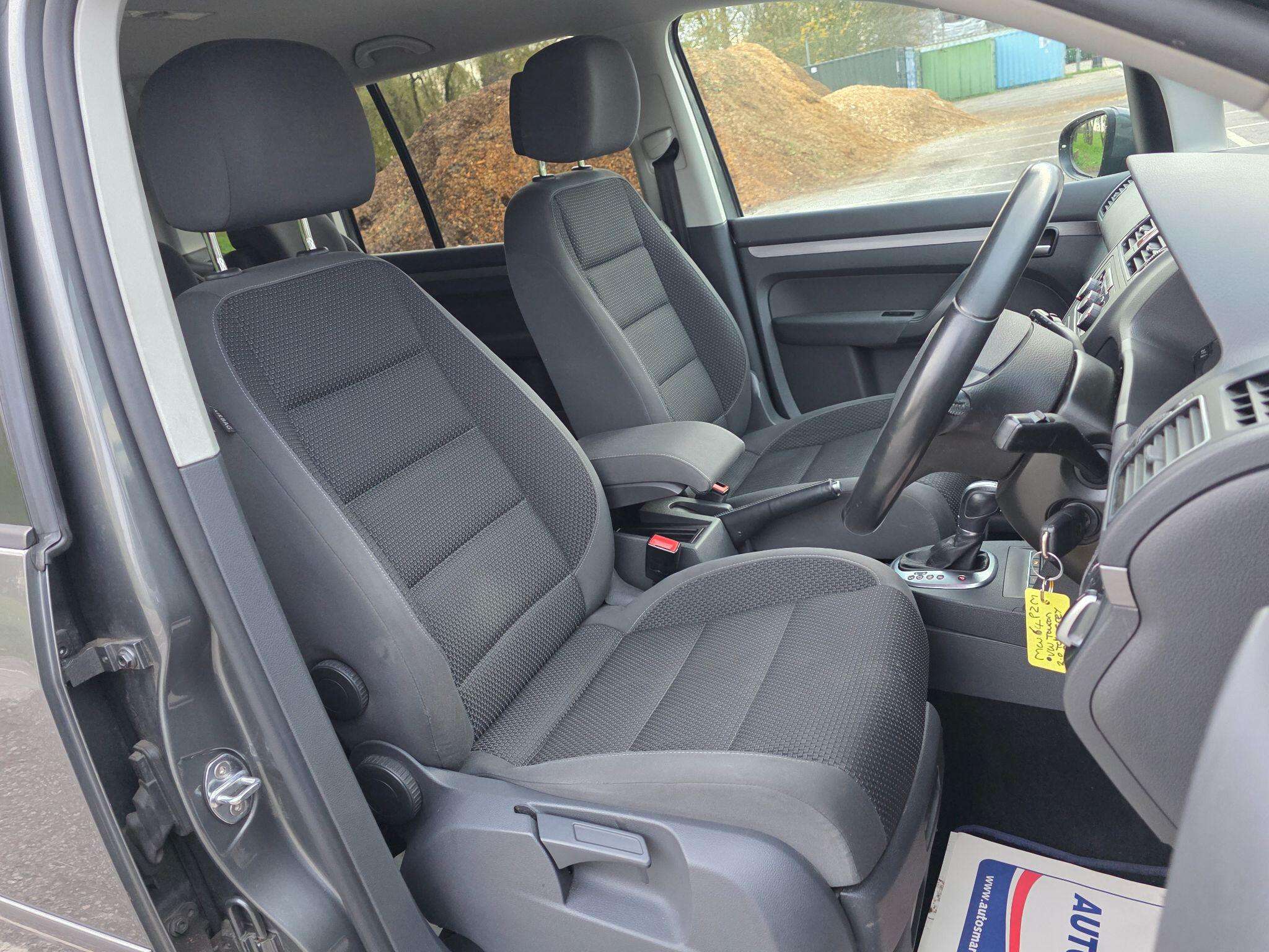 2014 VOLKSWAGEN TOURAN 2014 VOLKSWAGEN TOURAN