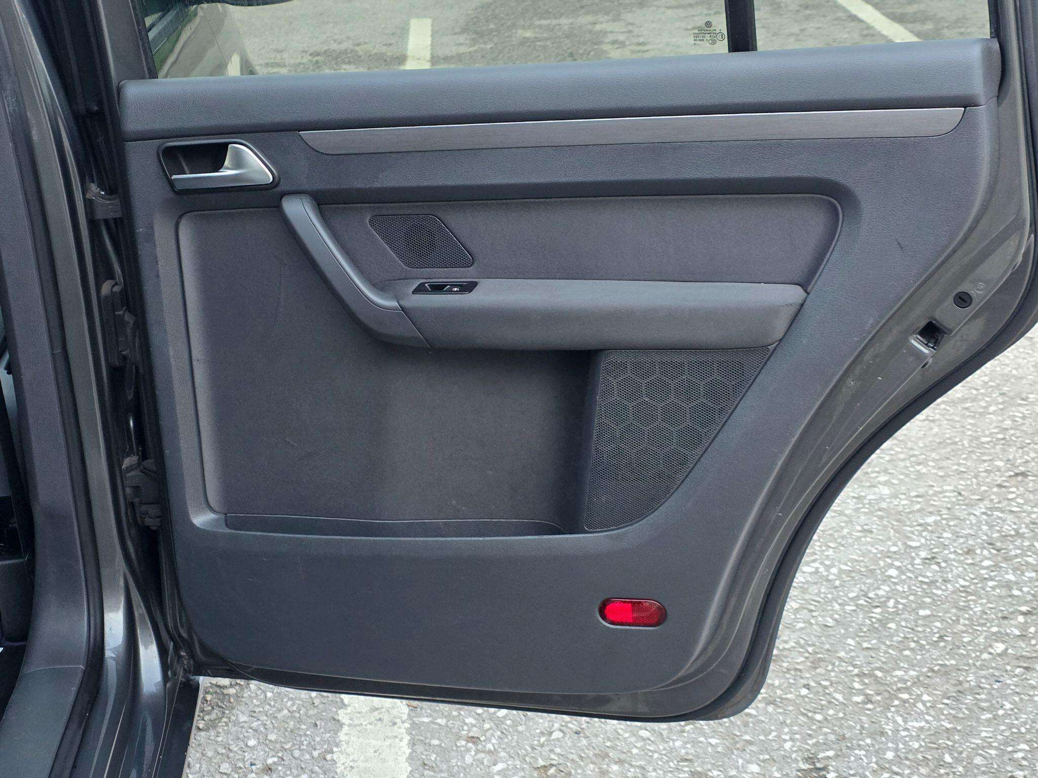 2014 VOLKSWAGEN TOURAN 2014 VOLKSWAGEN TOURAN