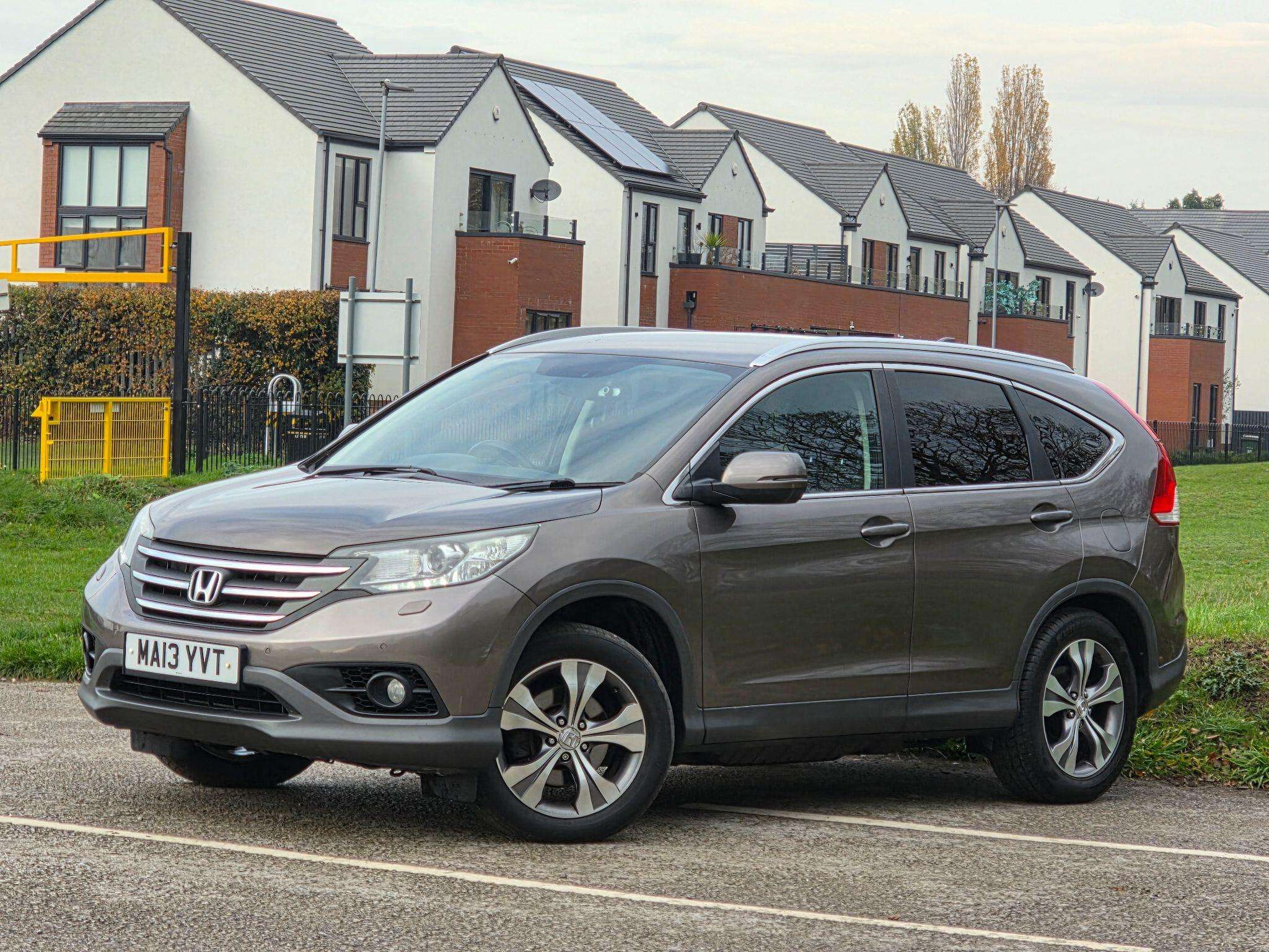 A 2013 HONDA CR-V 2.2 i-DTEC SR 4WD Euro 5 (s/s) 5dr A 2013 HONDA CR-V 2.2 i-DTEC SR 4WD Euro 5 (s/s) 5dr