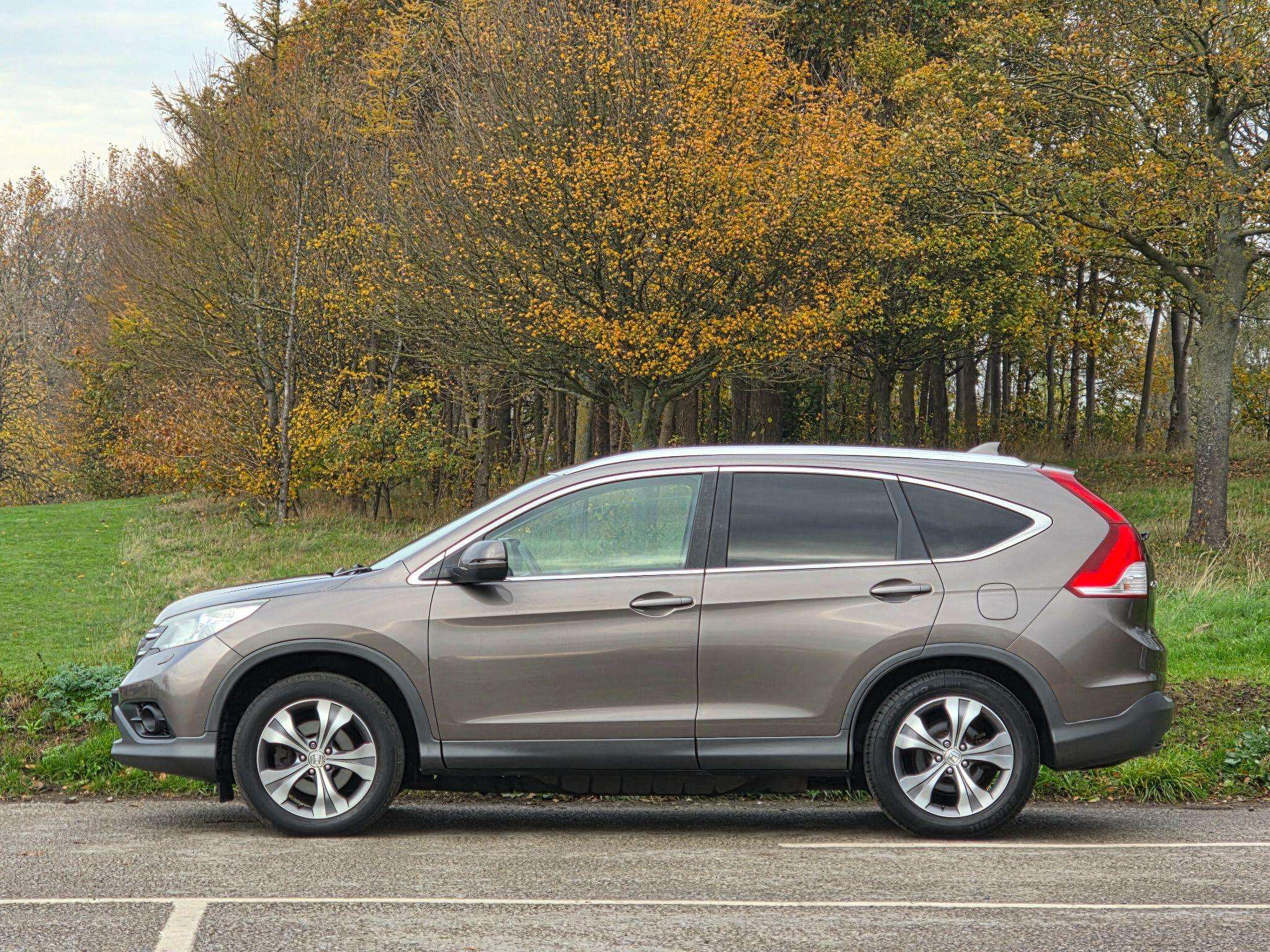 A 2013 HONDA CR-V 2.2 i-DTEC SR 4WD Euro 5 (s/s) 5dr A 2013 HONDA CR-V 2.2 i-DTEC SR 4WD Euro 5 (s/s) 5dr