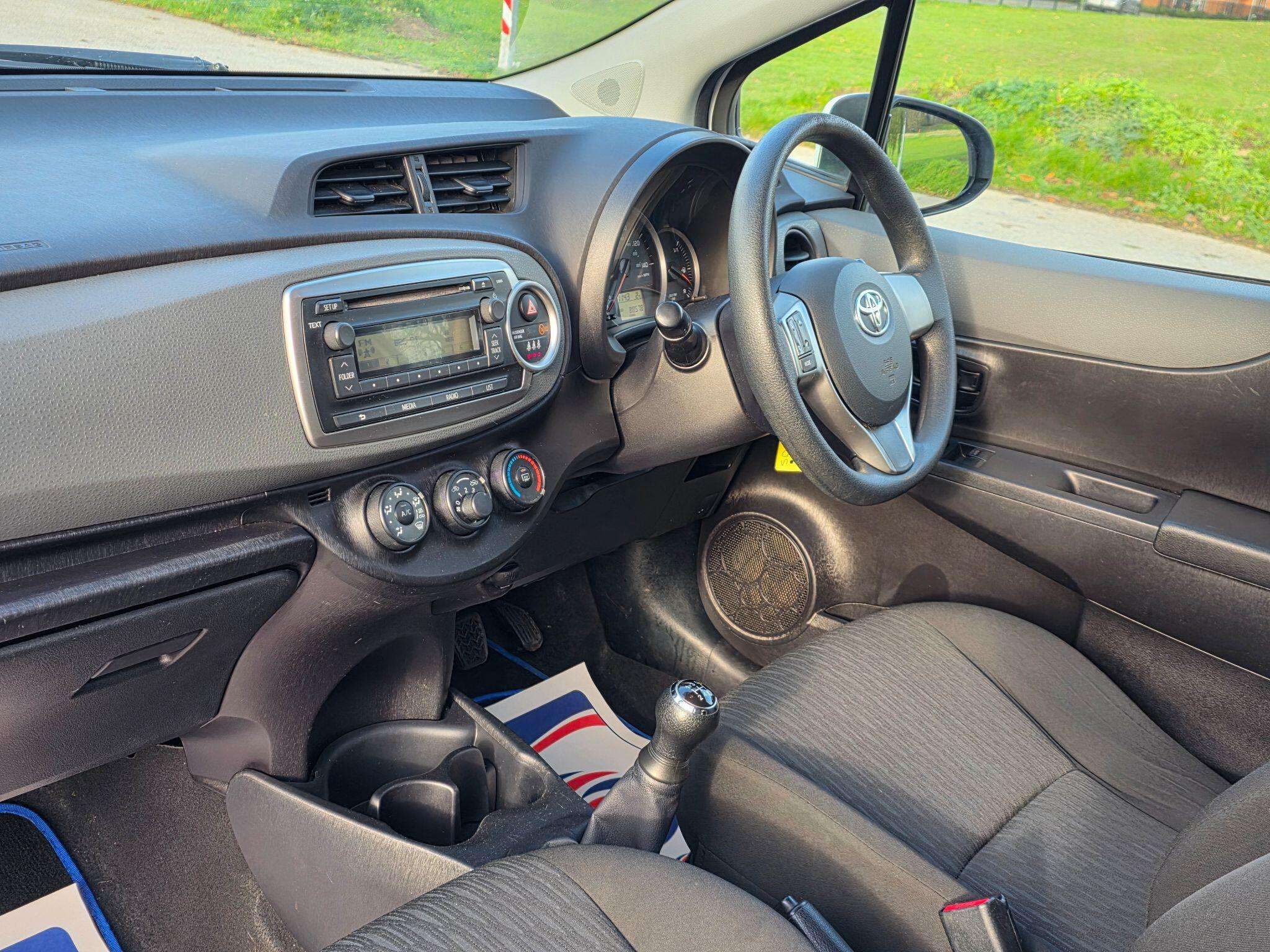 2013 TOYOTA YARIS 2013 TOYOTA YARIS