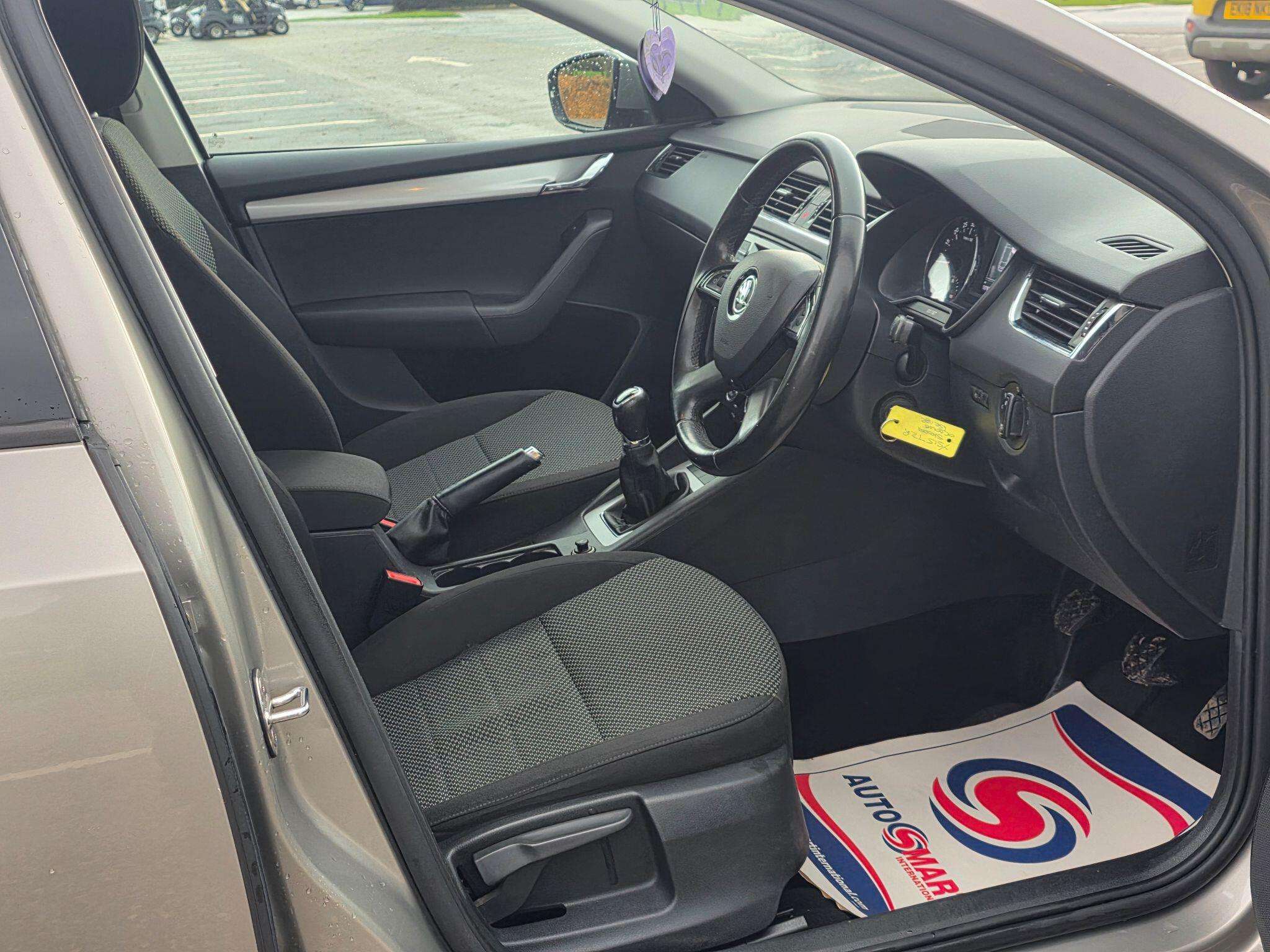 2015 SKODA OCTAVIA 2015 SKODA OCTAVIA