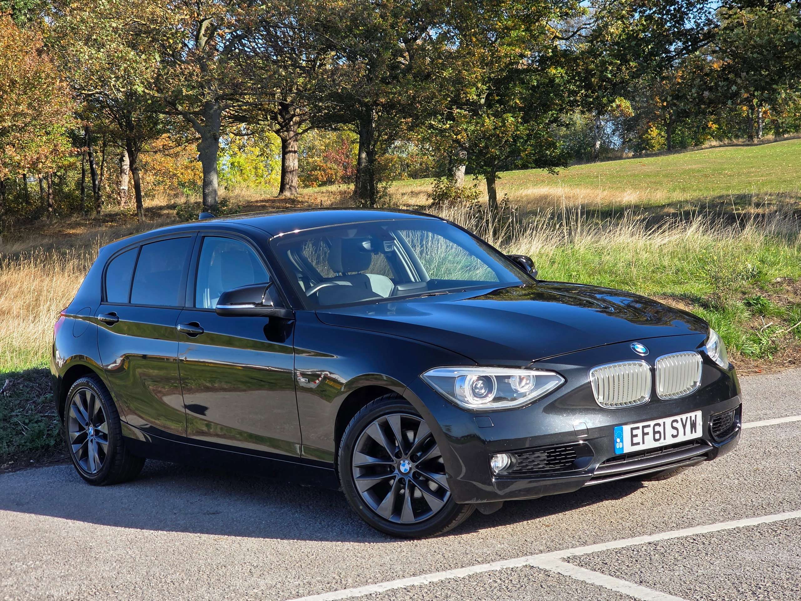 A 2011 BMW 1 SERIES 1.6 118i Urban Hatchback 5dr Petrol Auto Euro 5 (s/s) (170 ps) A 2011 BMW 1 SERIES 1.6 118i Urban Hatchback 5dr Petrol Auto Euro 5 (s/s) (170 ps)