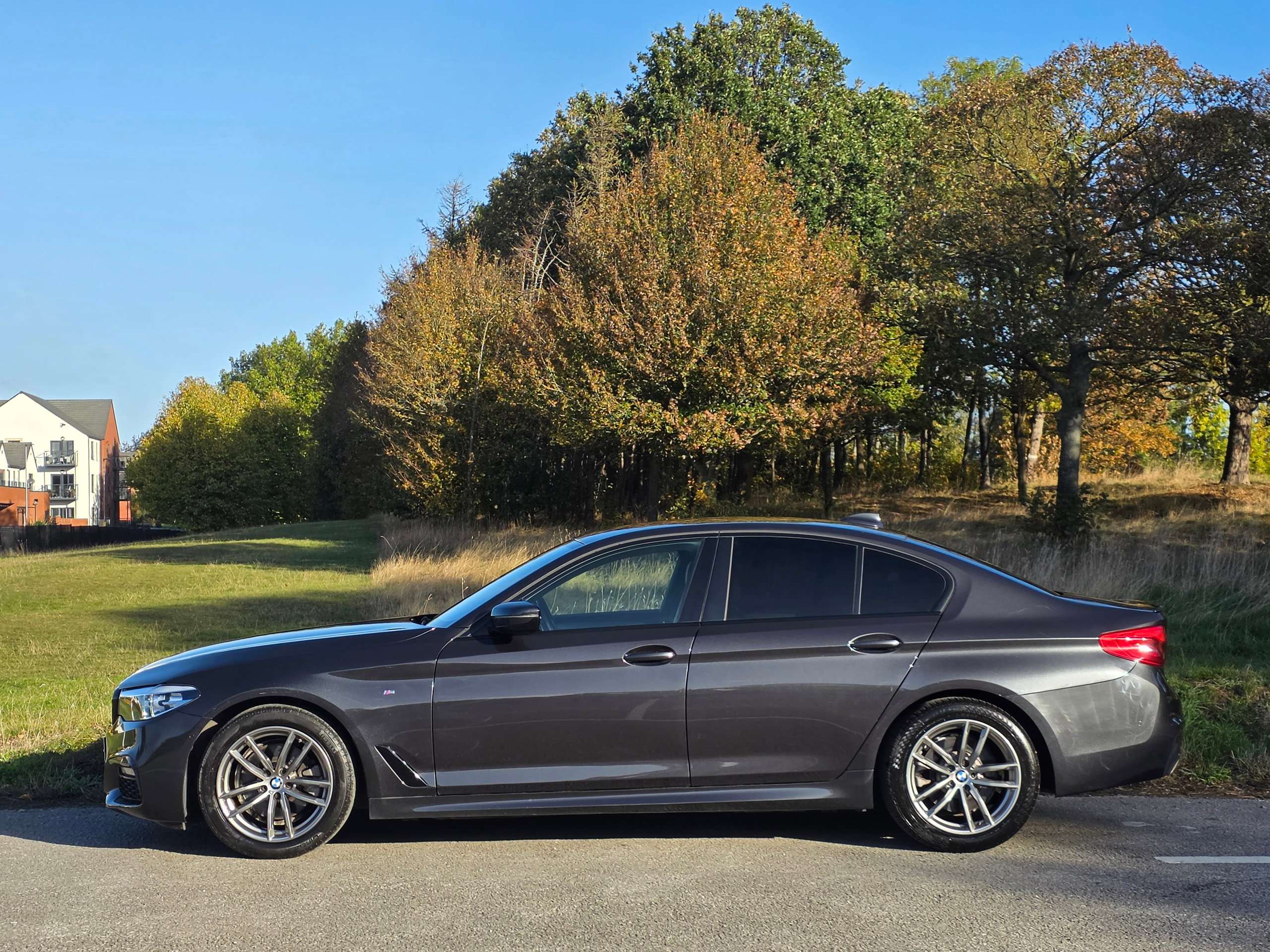 A 2020 BMW 5 SERIES 2.0 520d MHT M Sport Saloon 4dr Diesel Hybrid Auto Euro 6 (s/s) (190 ps) A 2020 BMW 5 SERIES 2.0 520d MHT M Sport Saloon 4dr Diesel Hybrid Auto Euro 6 (s/s) (190 ps)