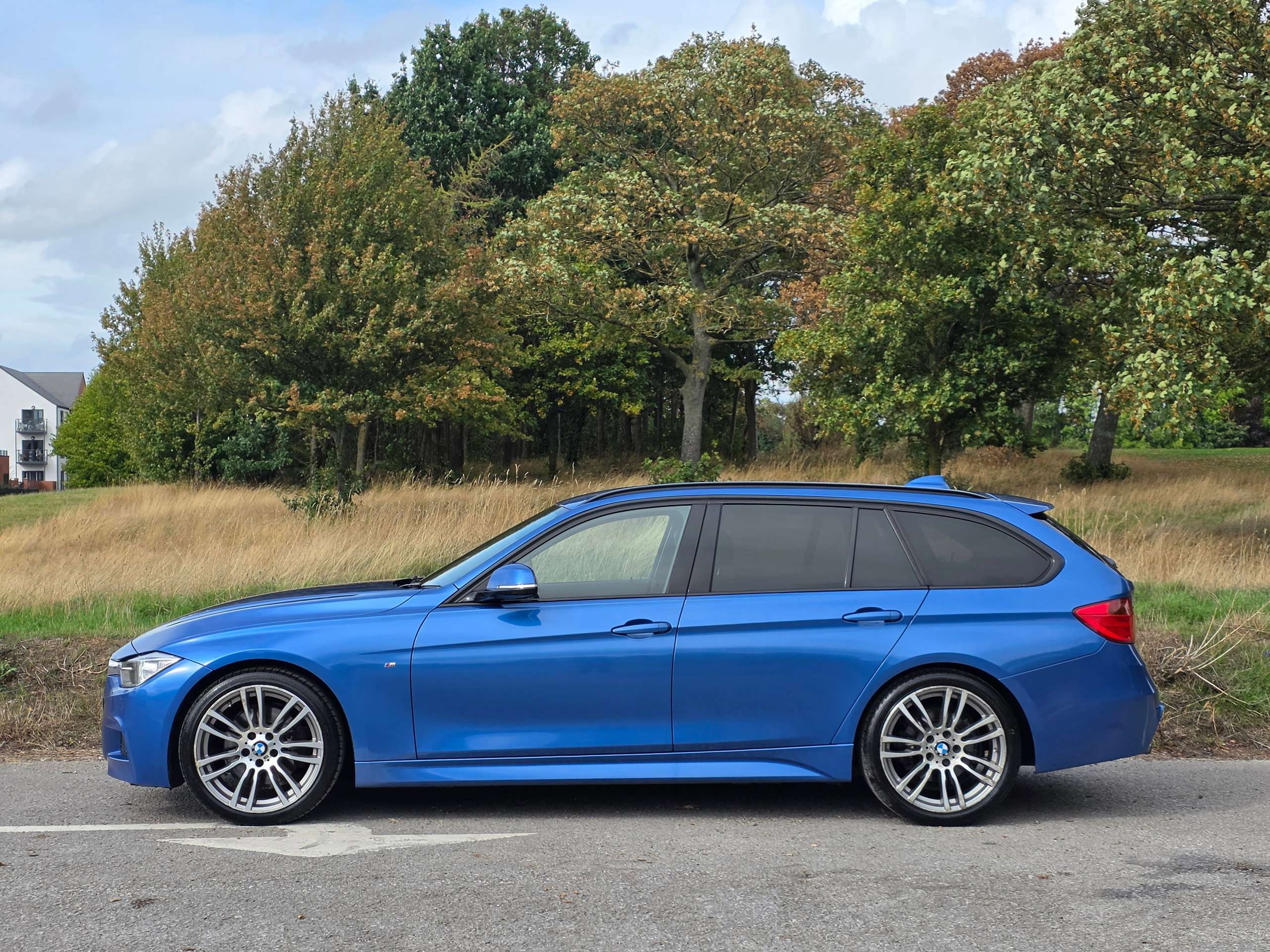 A 2015 BMW 3 SERIES 2.0 328i M Sport Touring 5dr Petrol Auto Euro 6 (s/s) (245 ps) A 2015 BMW 3 SERIES 2.0 328i M Sport Touring 5dr Petrol Auto Euro 6 (s/s) (245 ps)