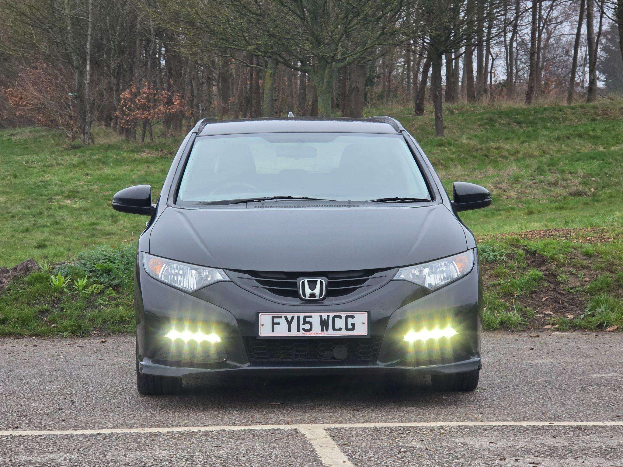 A 2015 HONDA CIVIC 1.6 i-DTEC Black Edition Tourer Euro 5 (s/s) 5dr A 2015 HONDA CIVIC 1.6 i-DTEC Black Edition Tourer Euro 5 (s/s) 5dr