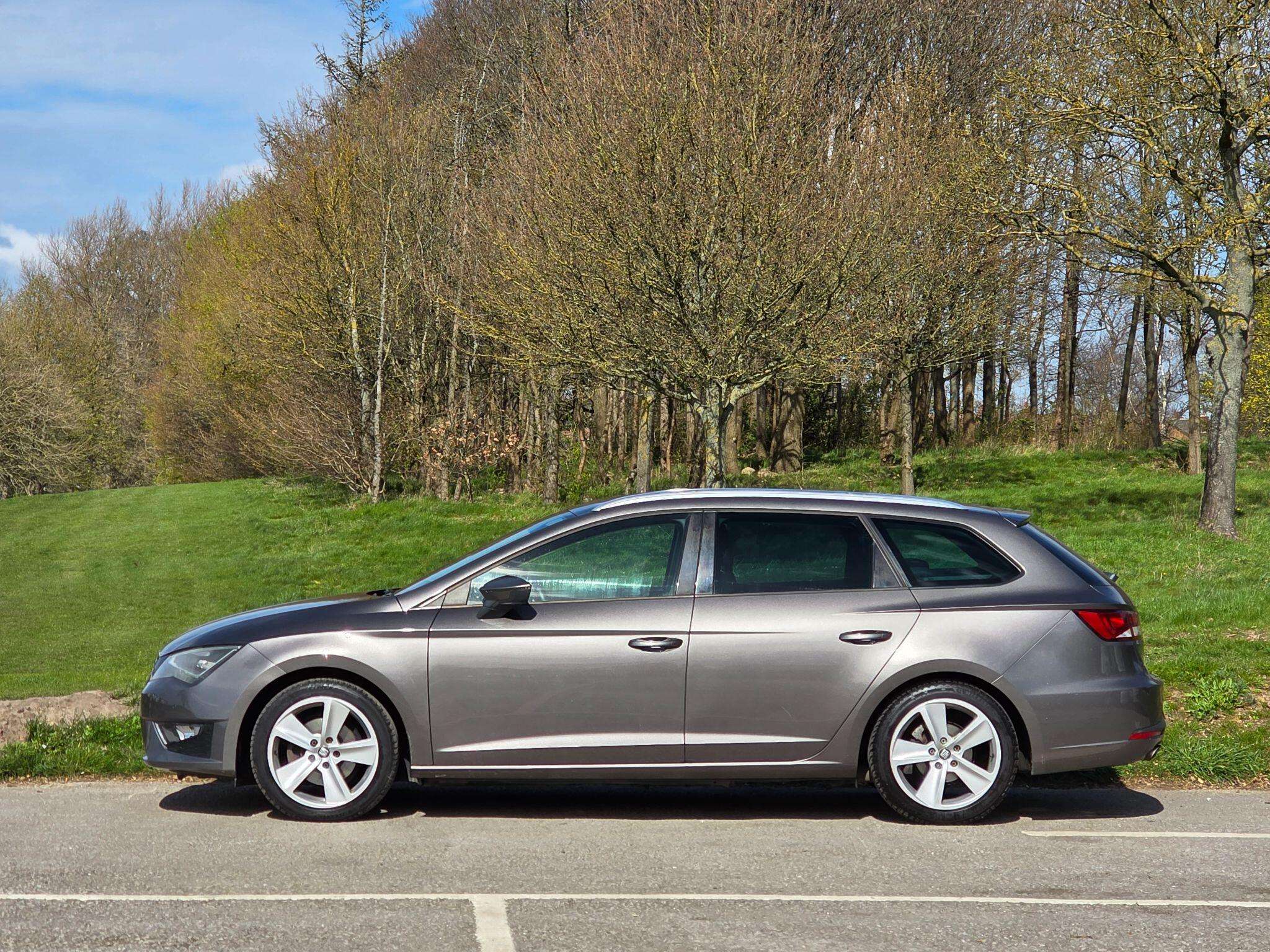 A 2014 SEAT LEON 1.4 TSI ACT FR Sport Tourer Euro 6 (s/s) 5dr A 2014 SEAT LEON 1.4 TSI ACT FR Sport Tourer Euro 6 (s/s) 5dr